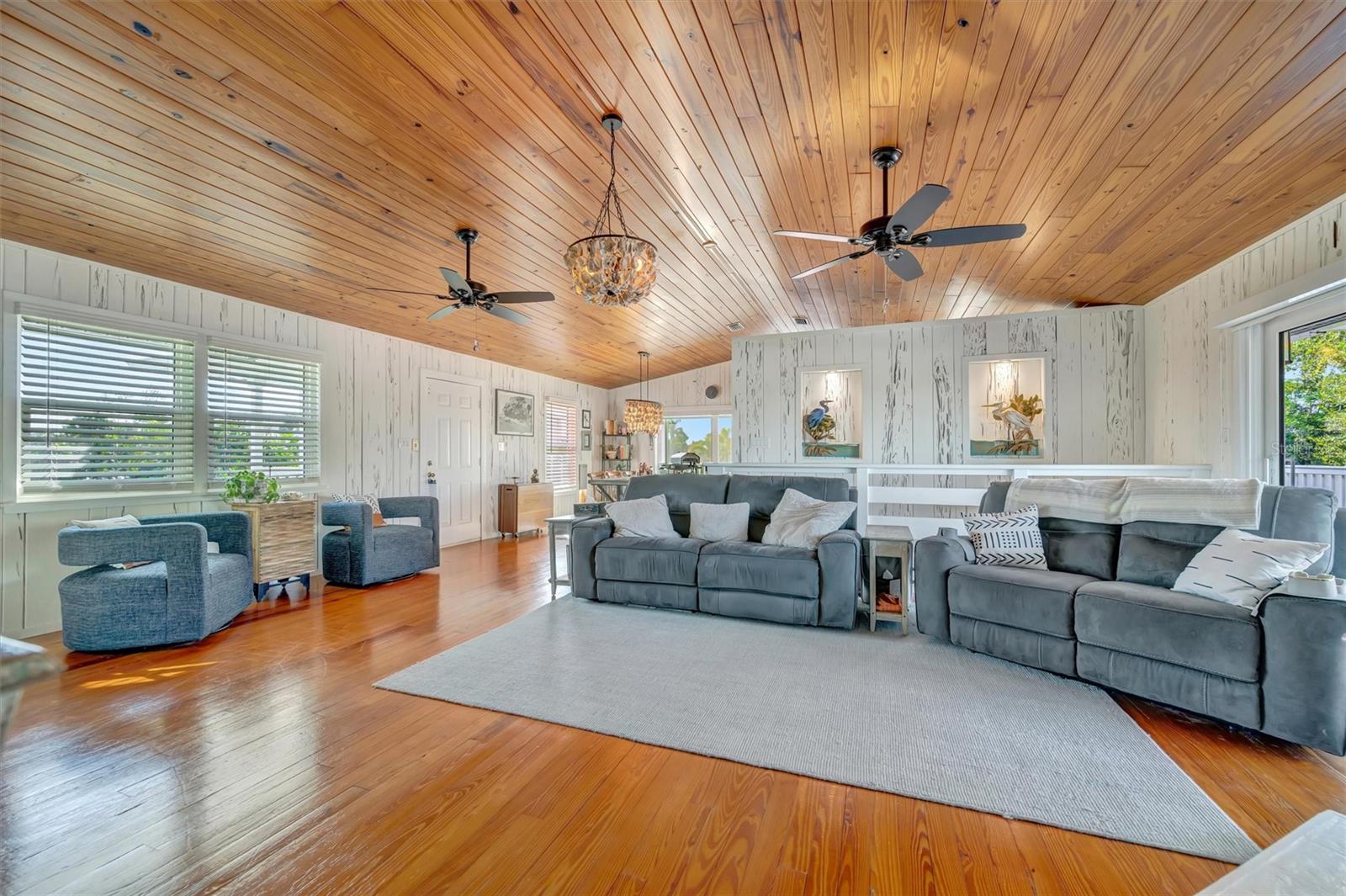 Image 8 of 98 For 1841 Bayshore Drive