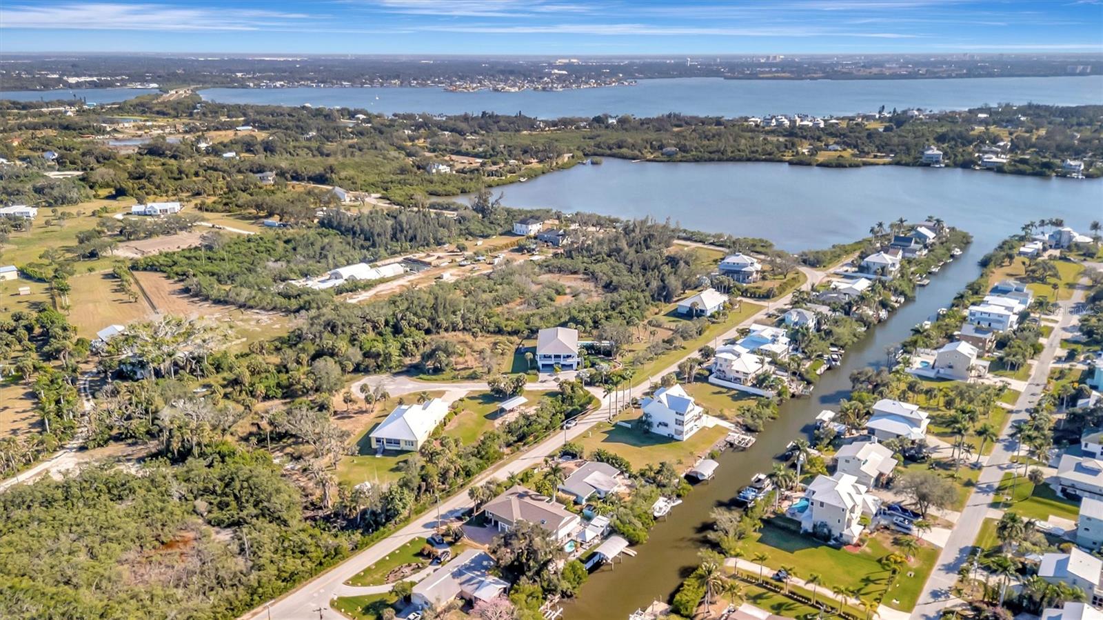 Image 83 of 98 For 1841 Bayshore Drive