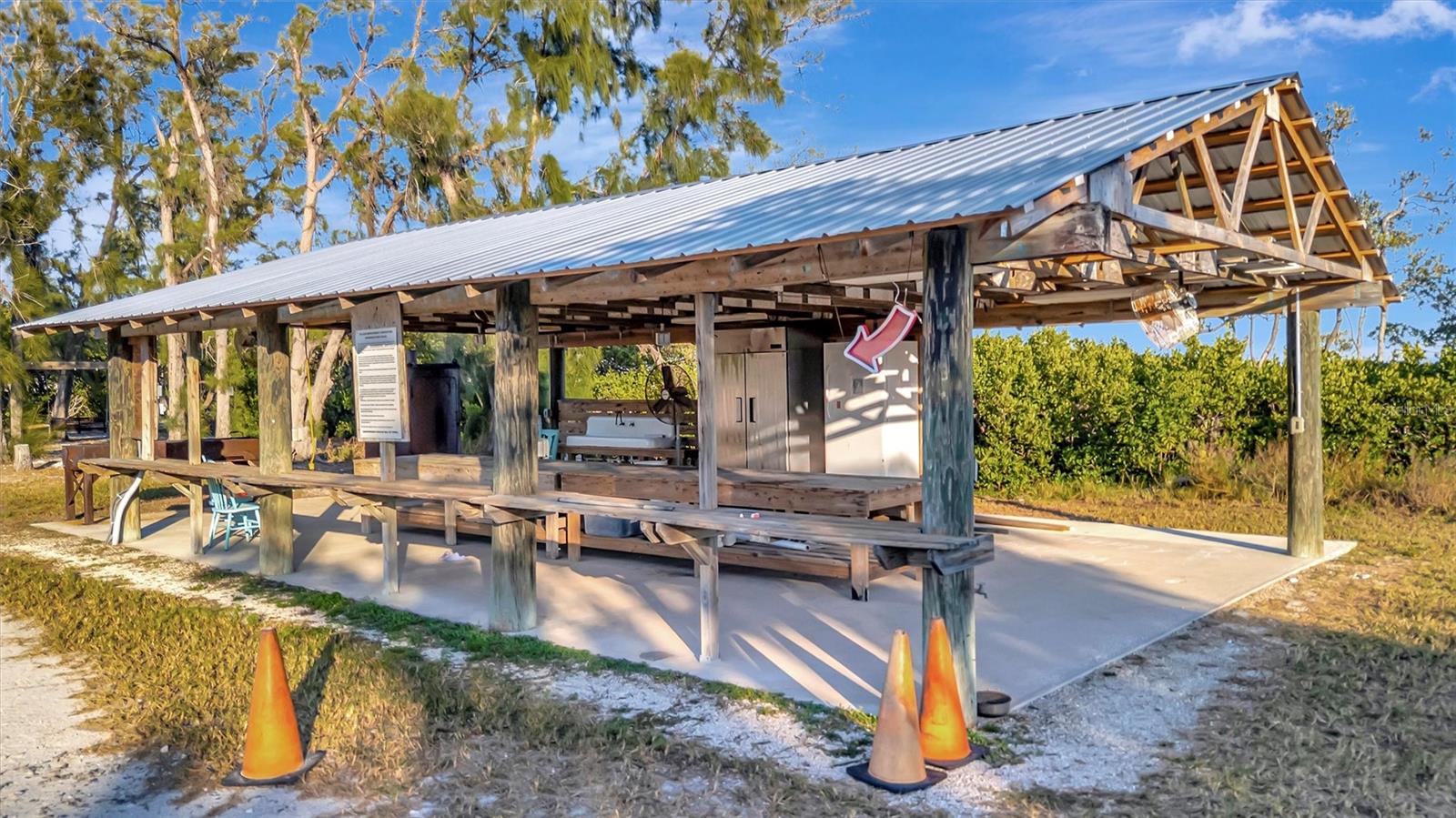 Image 95 of 98 For 1841 Bayshore Drive