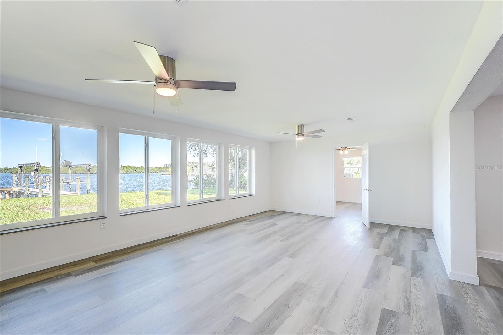 Image 11 of 45 For 4867 Riverside Drive