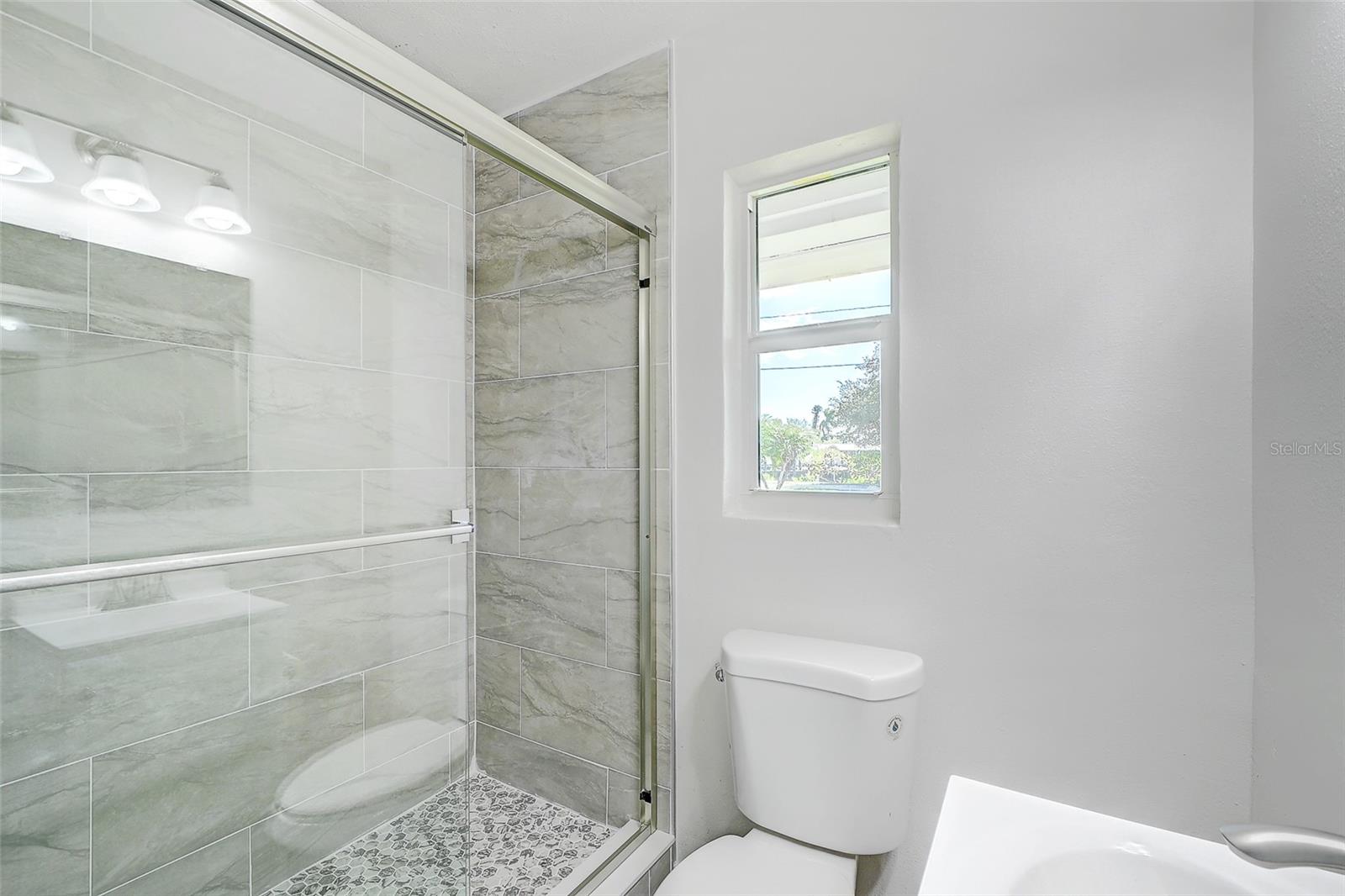 Image 25 of 45 For 4867 Riverside Drive