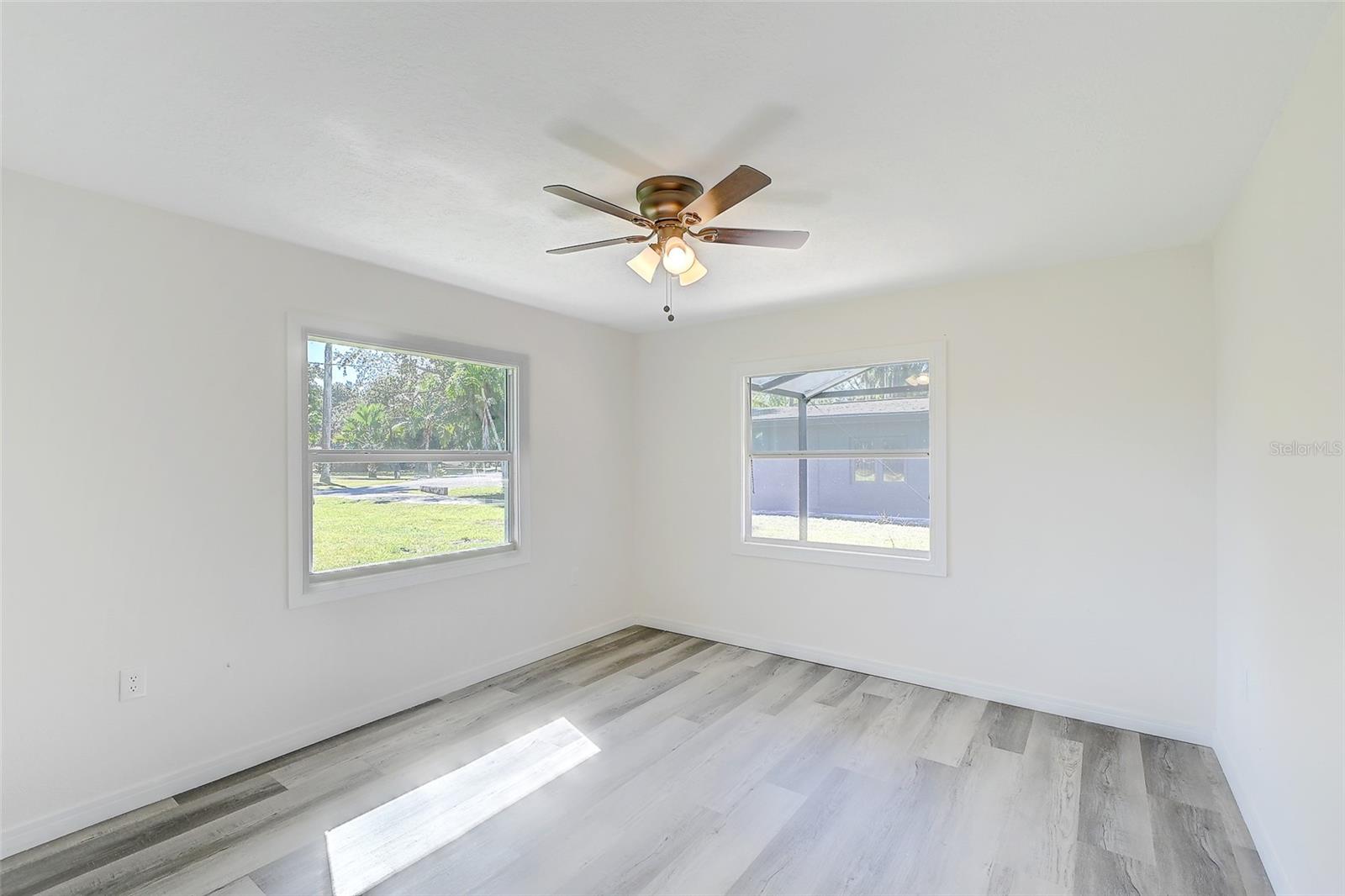 Image 26 of 45 For 4867 Riverside Drive