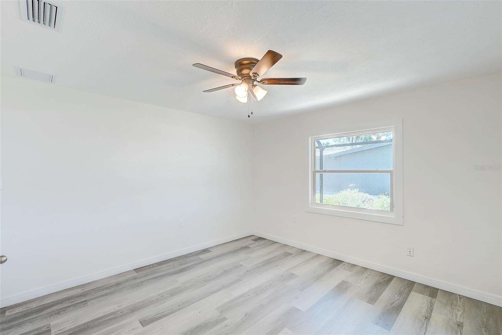 Image 27 of 45 For 4867 Riverside Drive