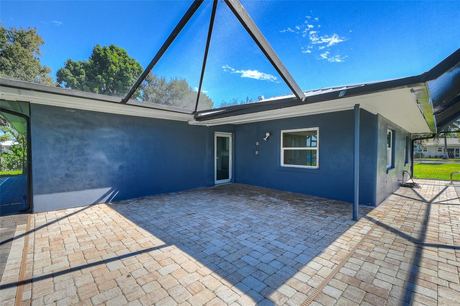 Image 29 of 45 For 4867 Riverside Drive