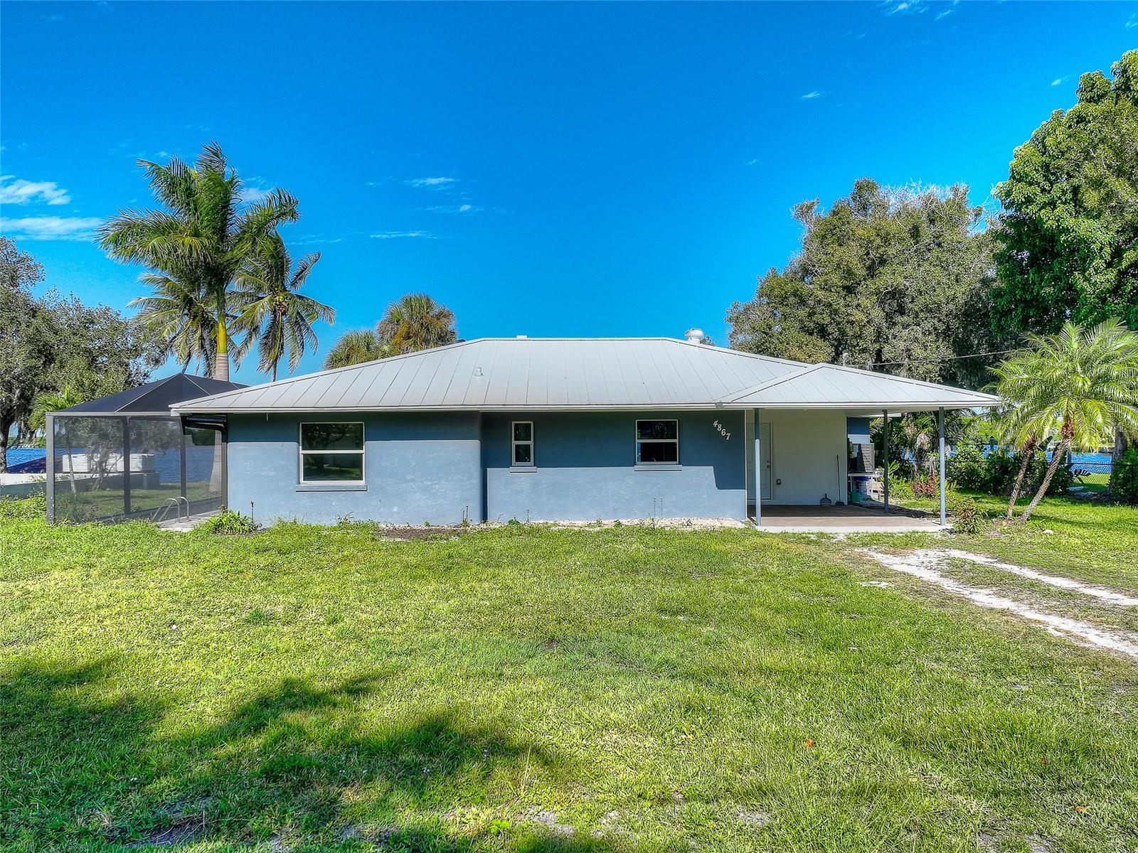 Image 3 of 45 For 4867 Riverside Drive