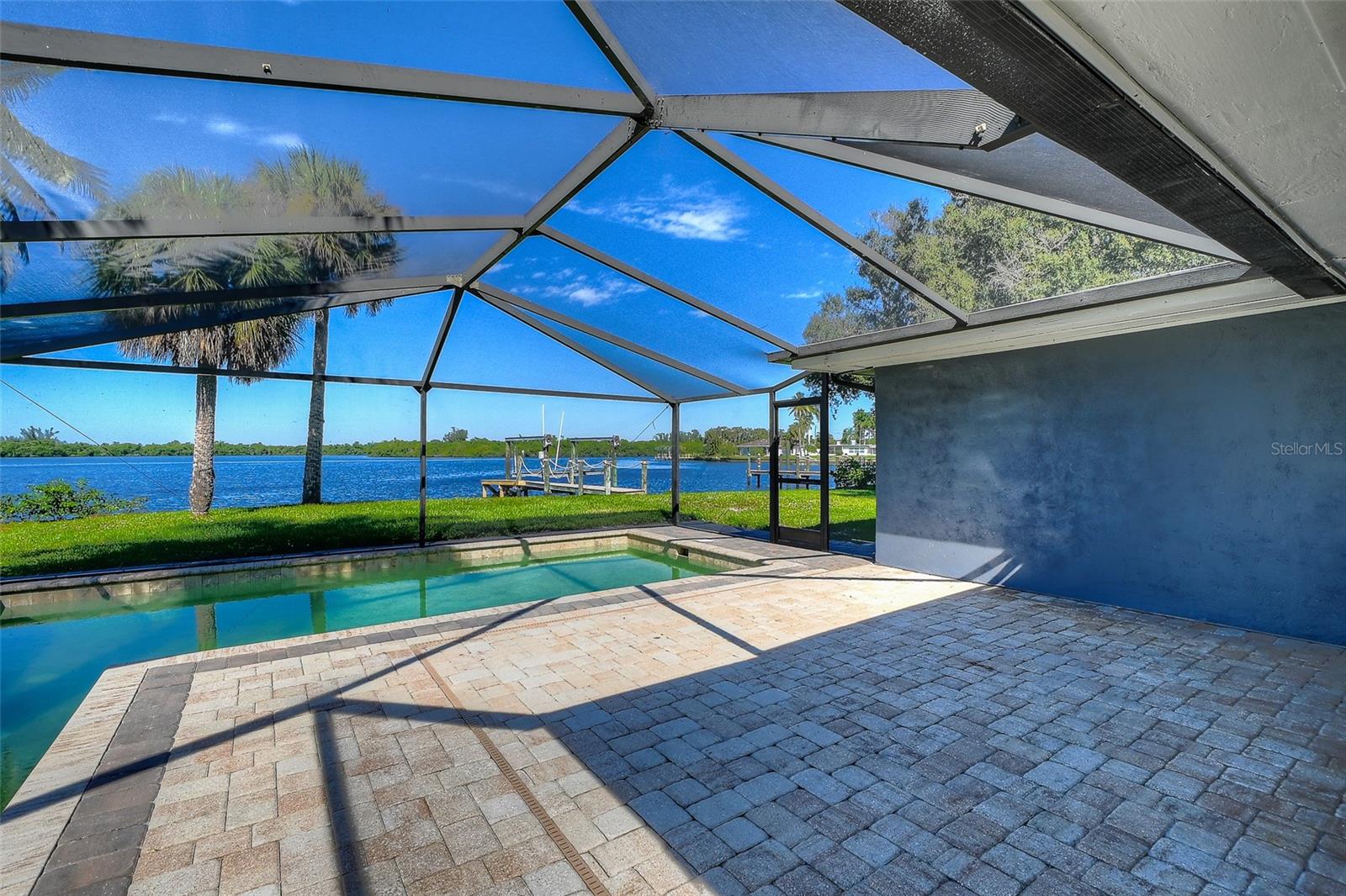 Image 32 of 45 For 4867 Riverside Drive