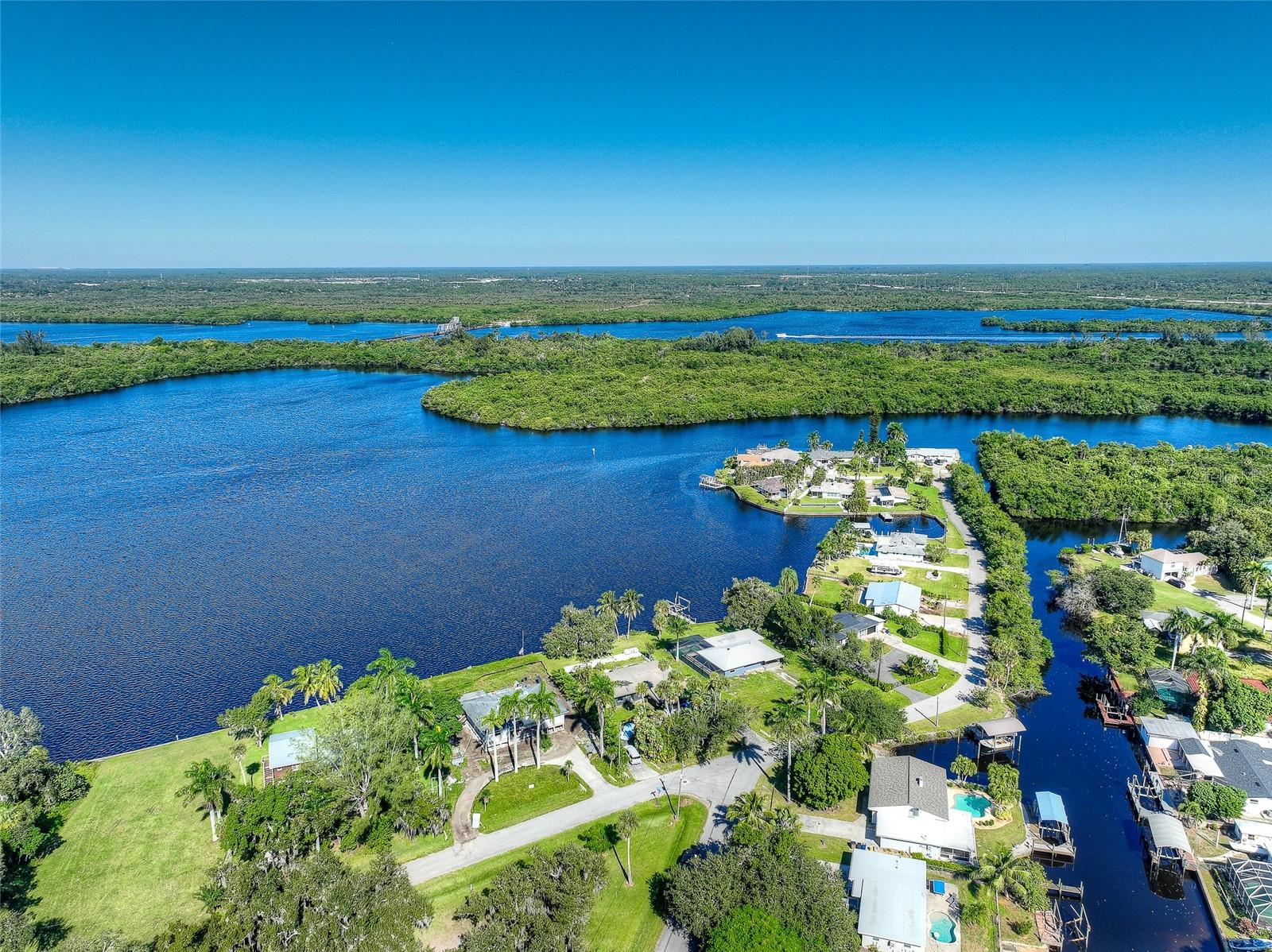 Image 38 of 45 For 4867 Riverside Drive