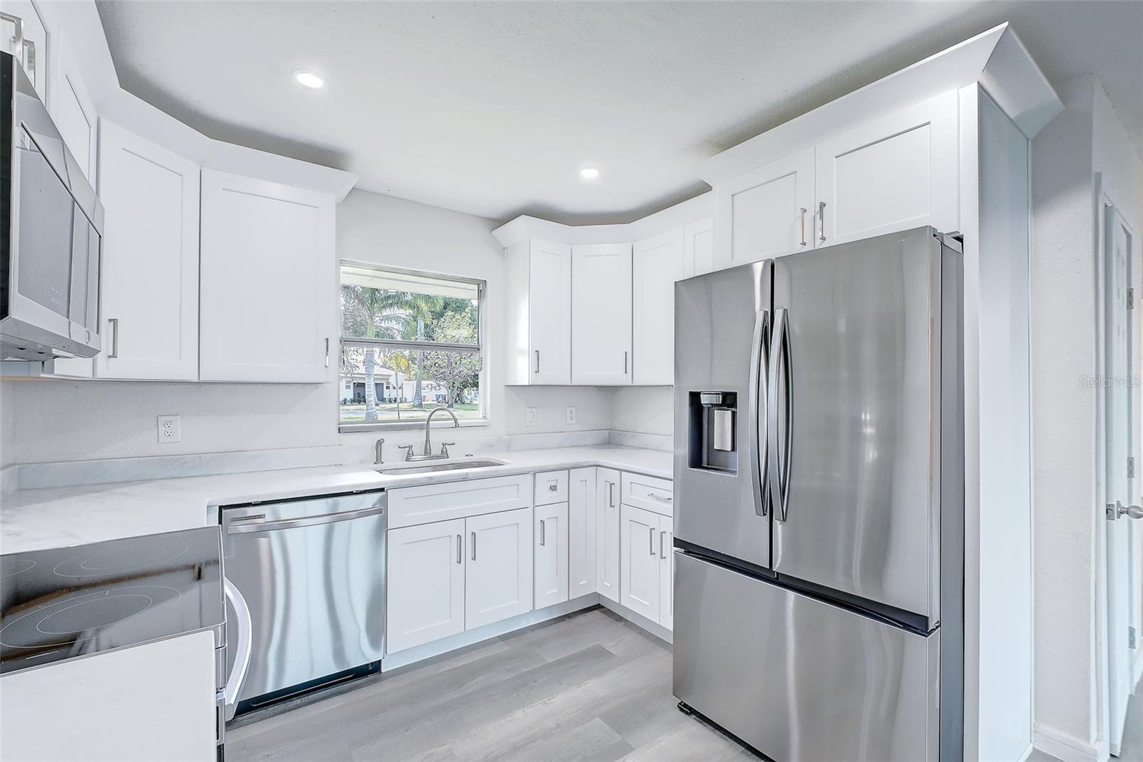 Image 5 of 45 For 4867 Riverside Drive