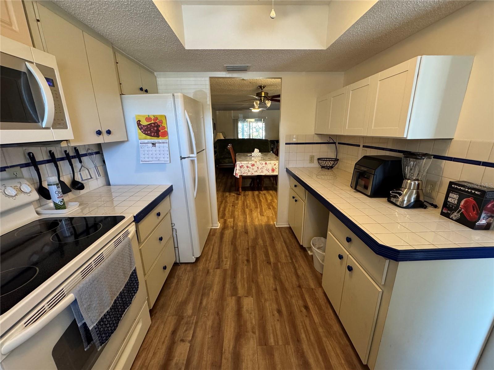 Image 4 of 17 For 3122 Lake Bayshore Drive 218