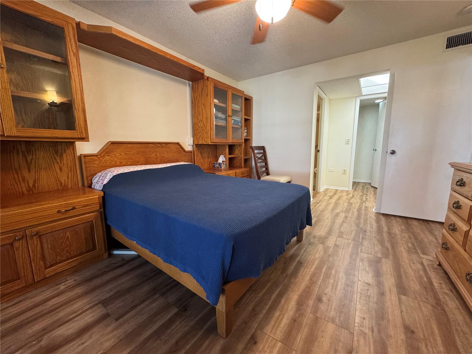 Image 6 of 17 For 3122 Lake Bayshore Drive 218