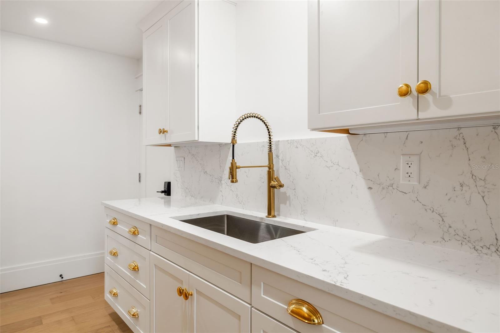 Image 16 of 81 For 1705 Field Road