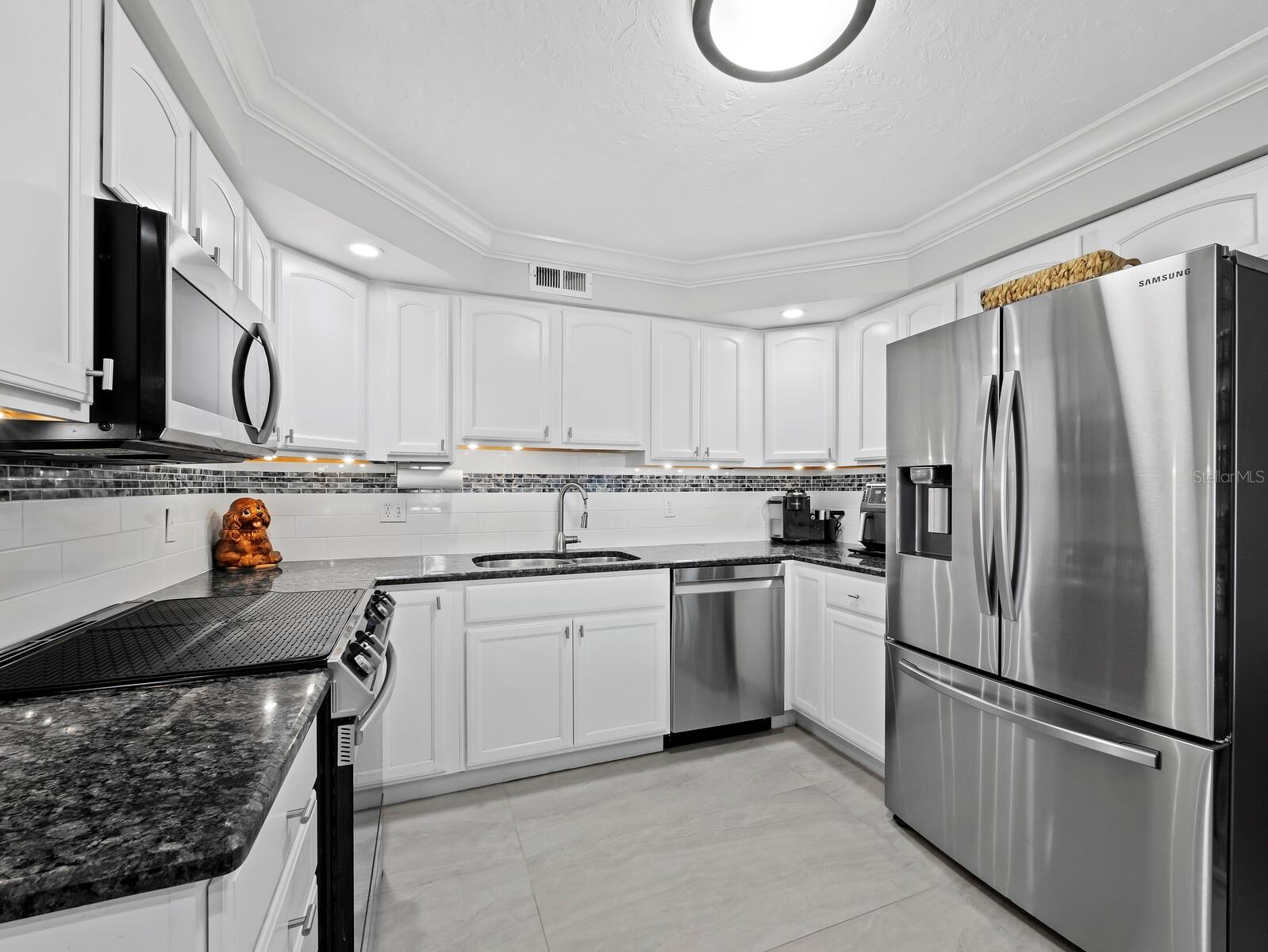 Image 13 of 42 For 2301 Gulf Of Mexico Drive 34n