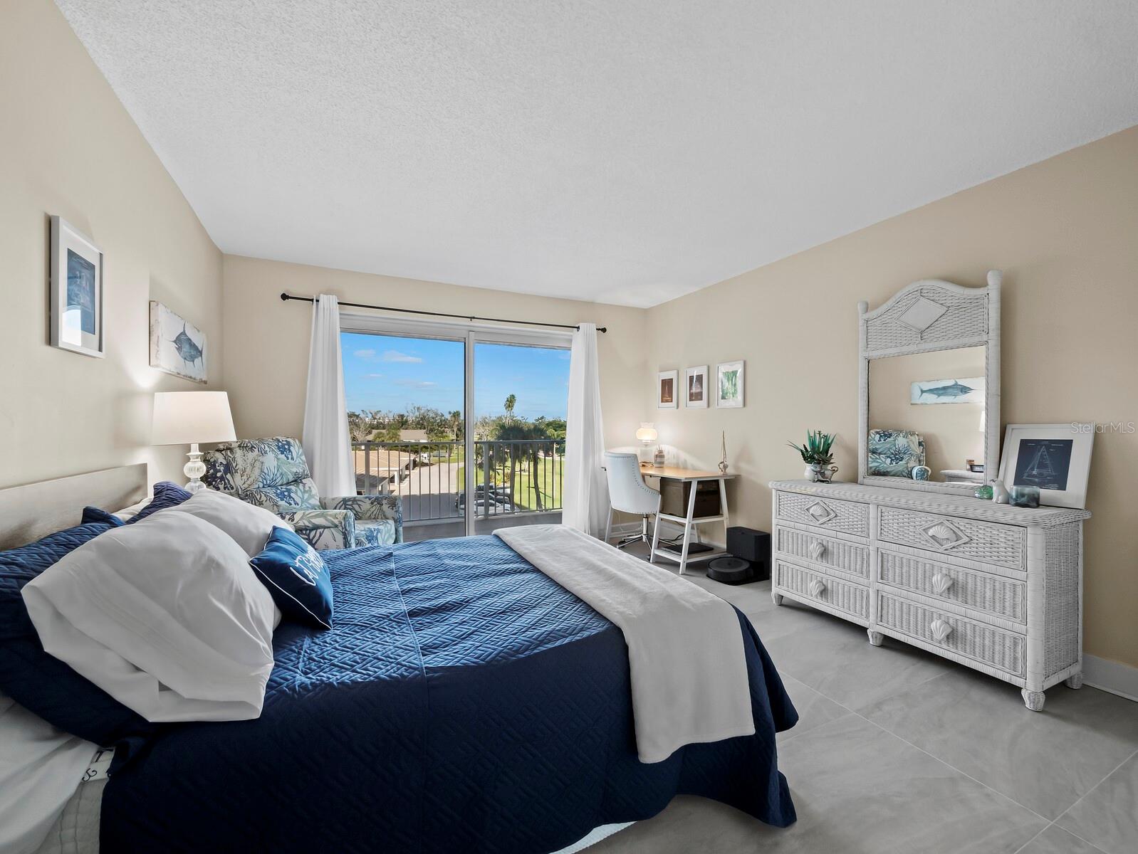 Image 16 of 42 For 2301 Gulf Of Mexico Drive 34n