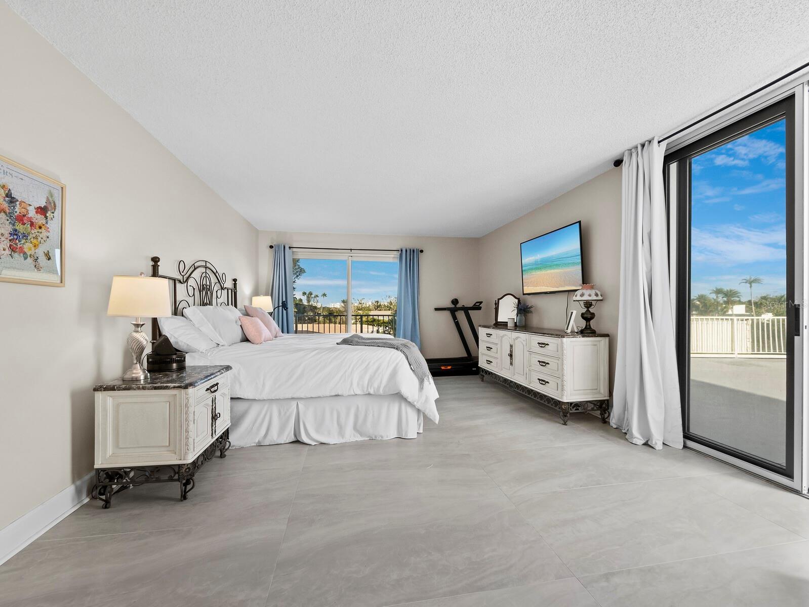 Image 21 of 42 For 2301 Gulf Of Mexico Drive 34n