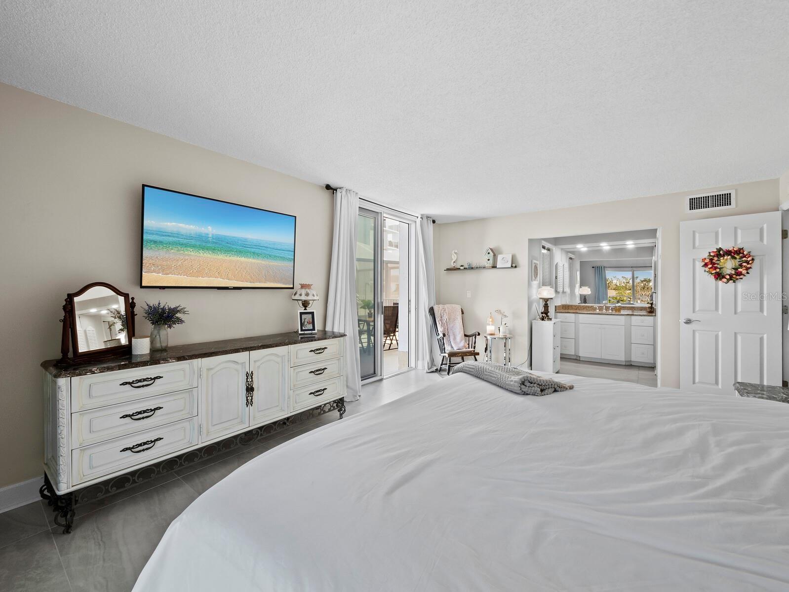 Image 22 of 42 For 2301 Gulf Of Mexico Drive 34n