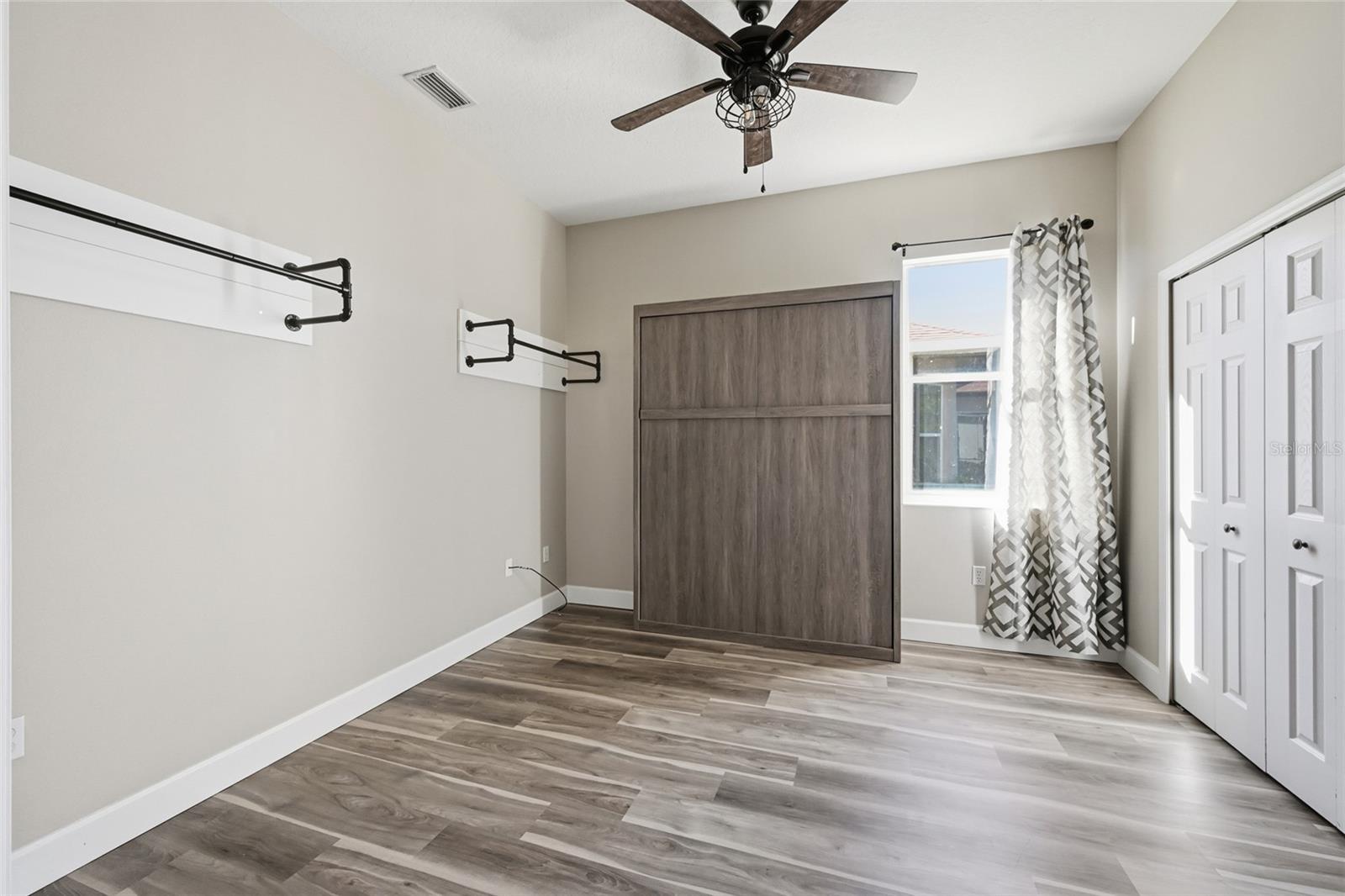 Image 20 of 43 For 574 Planters Manor Way