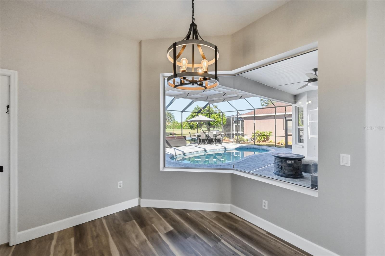 Image 21 of 43 For 574 Planters Manor Way