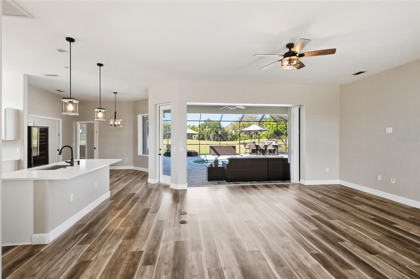 Image 4 of 43 For 574 Planters Manor Way