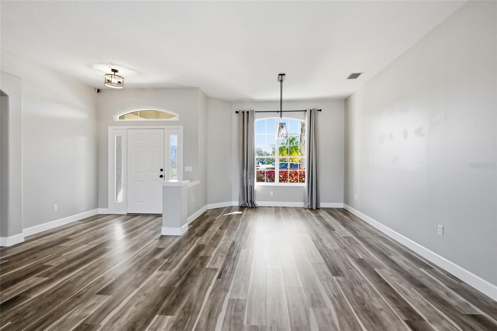 Image 5 of 43 For 574 Planters Manor Way