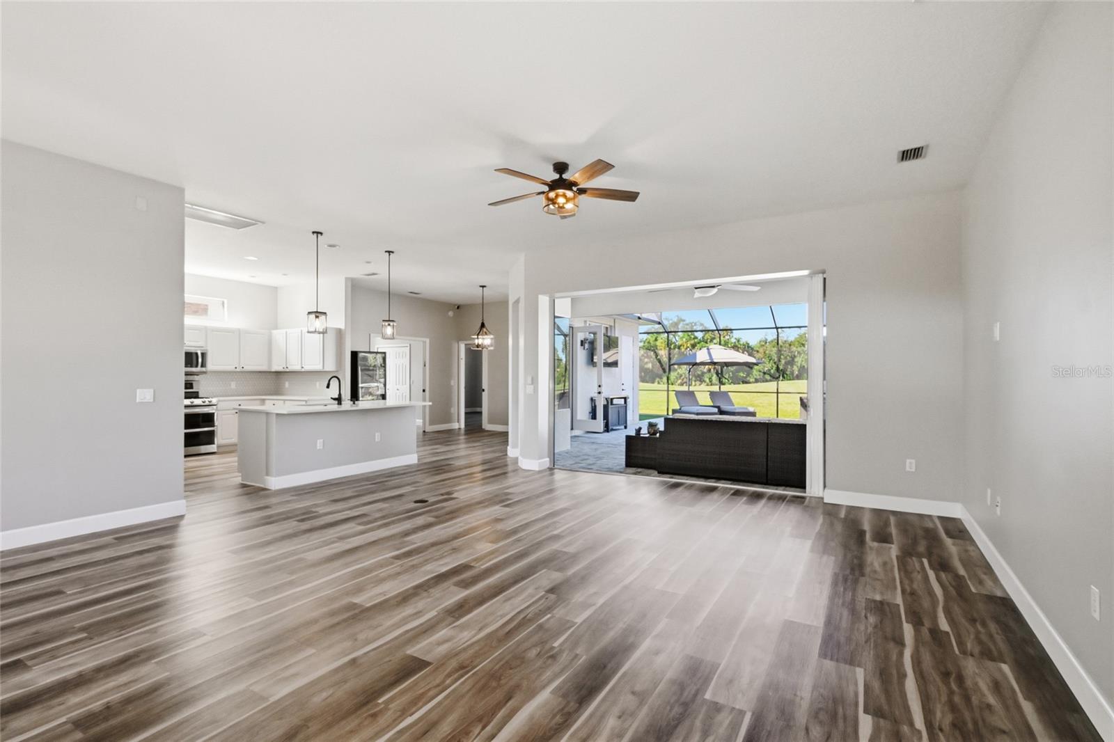 Image 8 of 43 For 574 Planters Manor Way