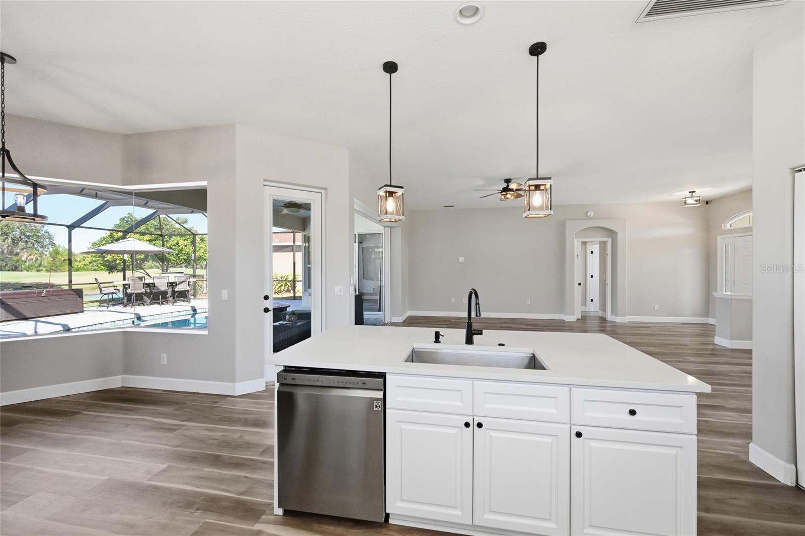 Image 9 of 43 For 574 Planters Manor Way