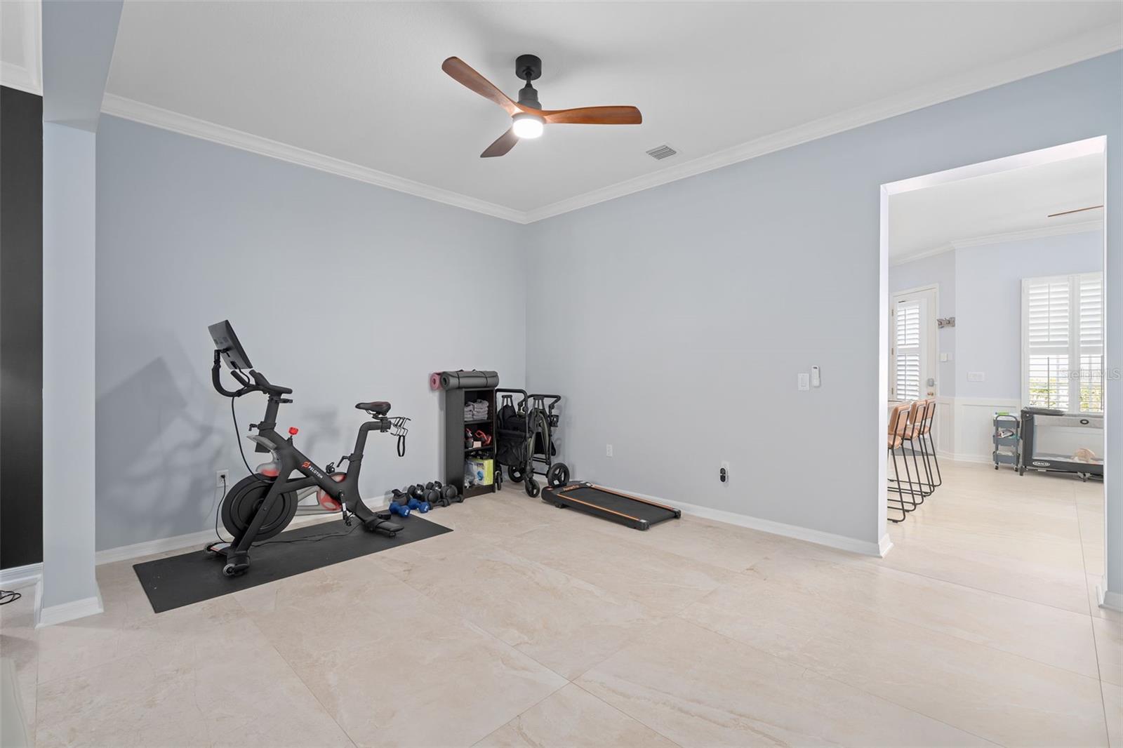 Image 12 of 38 For 923 Greenlawn Street