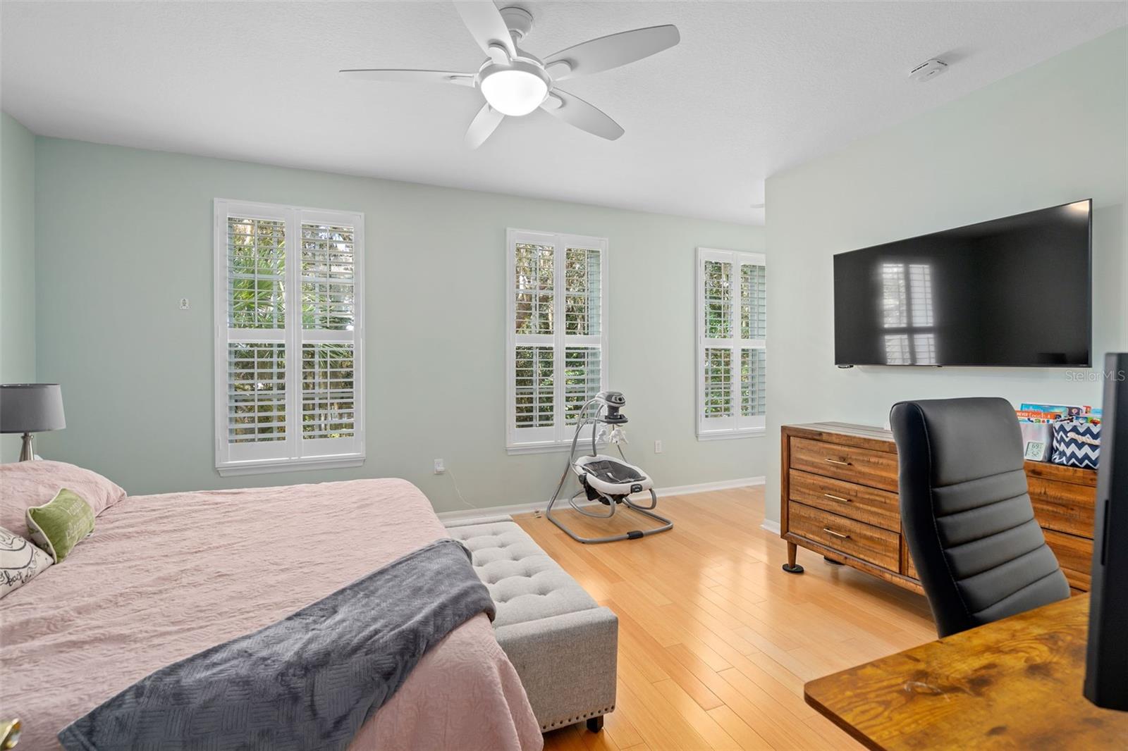 Image 14 of 38 For 923 Greenlawn Street