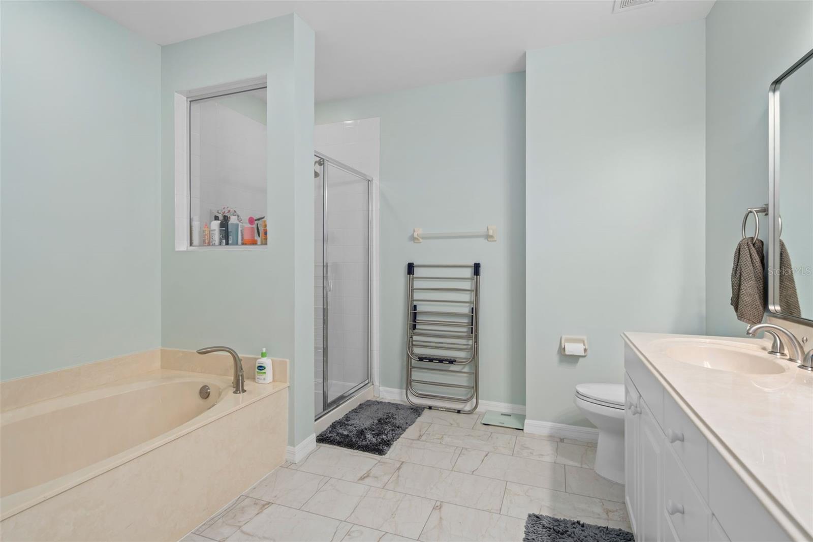 Image 18 of 38 For 923 Greenlawn Street