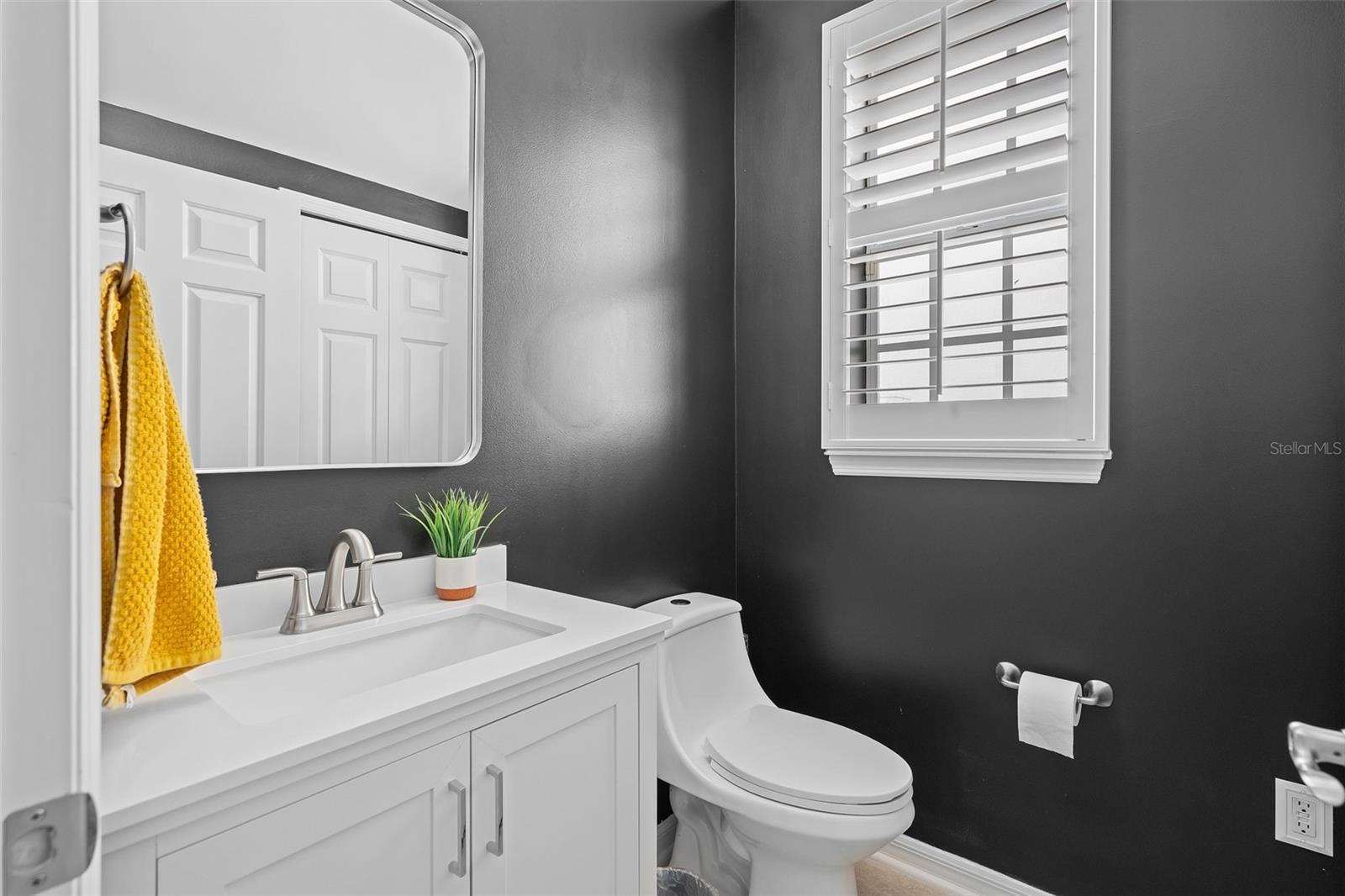 Image 19 of 38 For 923 Greenlawn Street