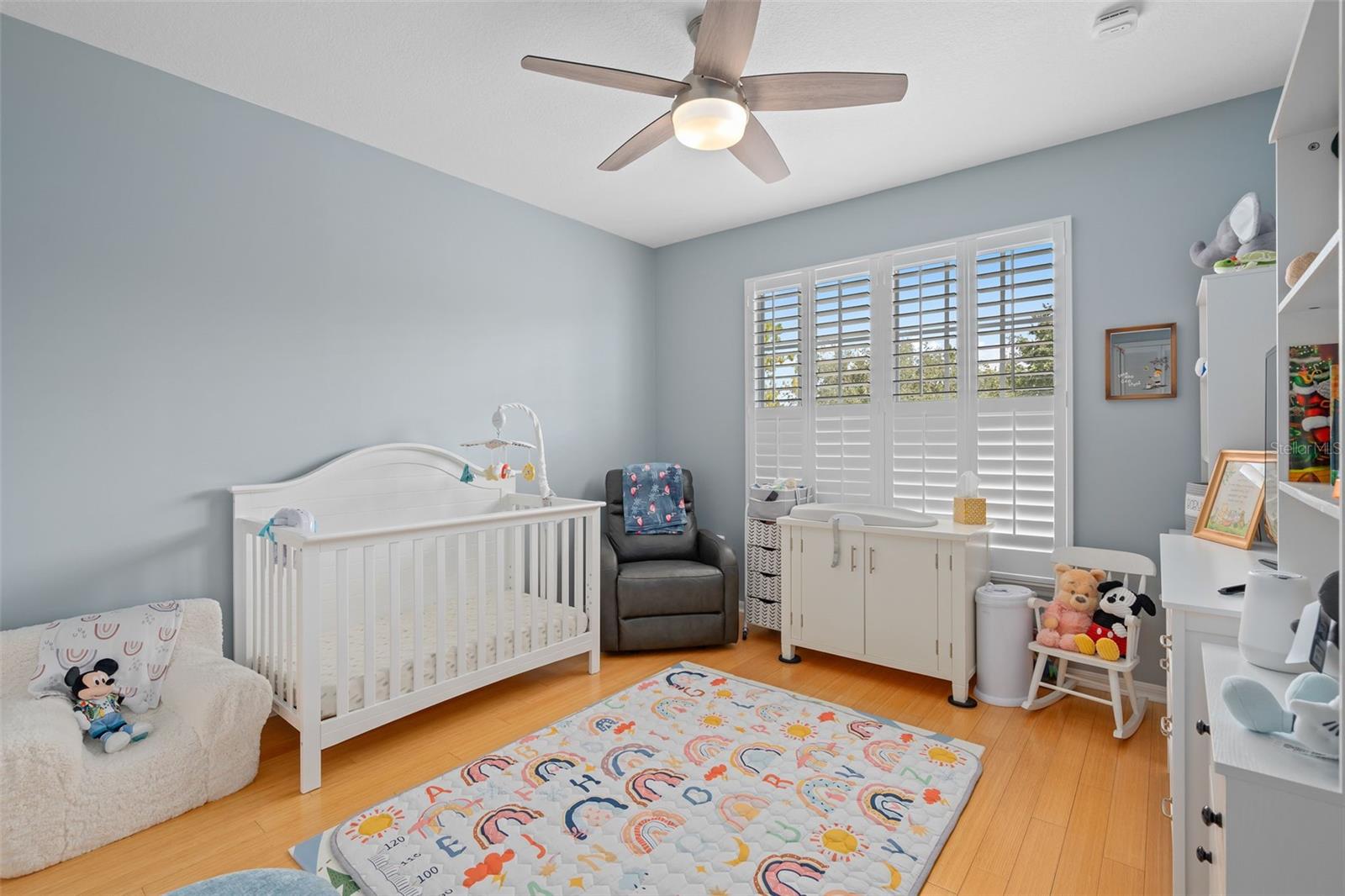 Image 23 of 38 For 923 Greenlawn Street