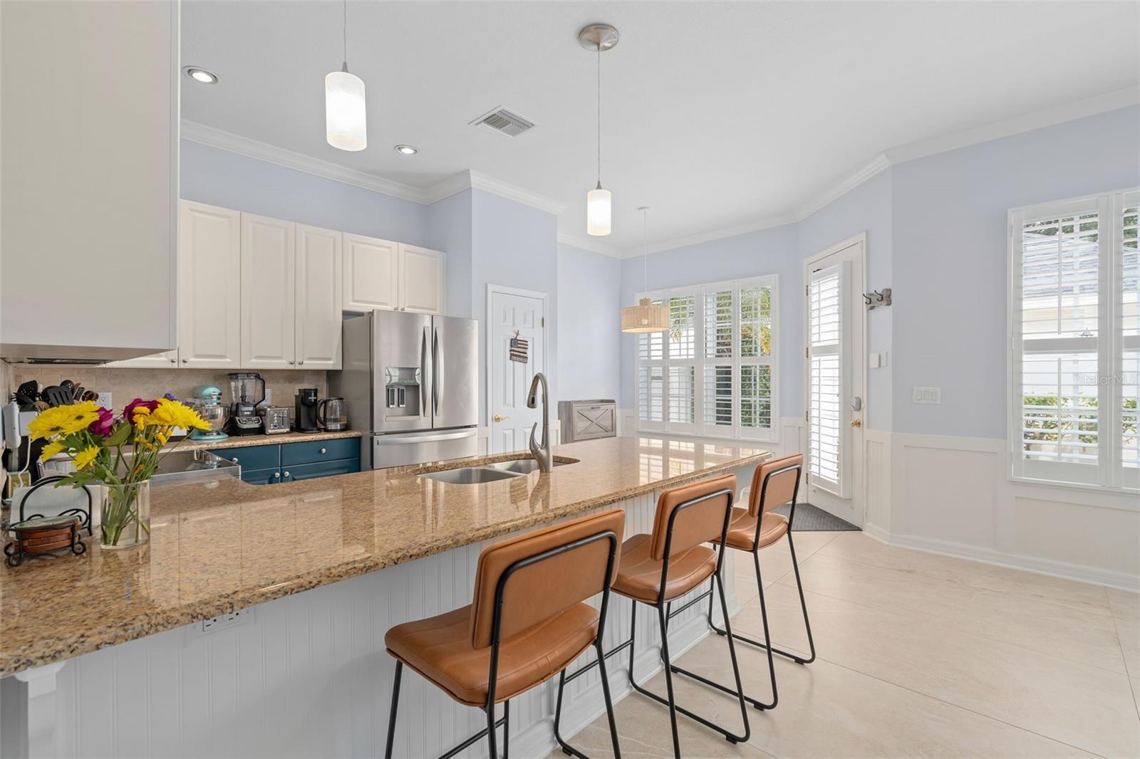 Image 6 of 38 For 923 Greenlawn Street