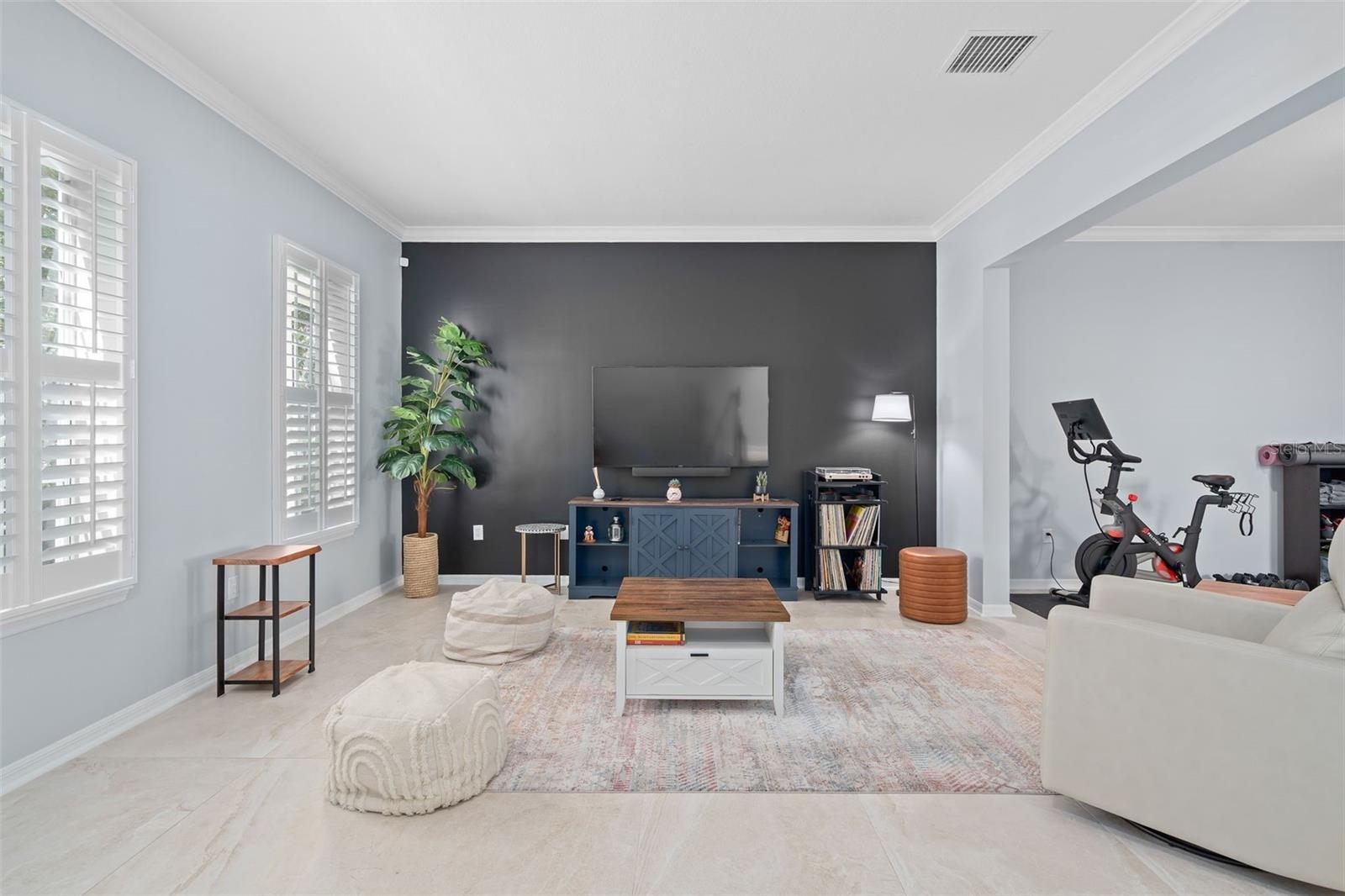 Image 9 of 38 For 923 Greenlawn Street