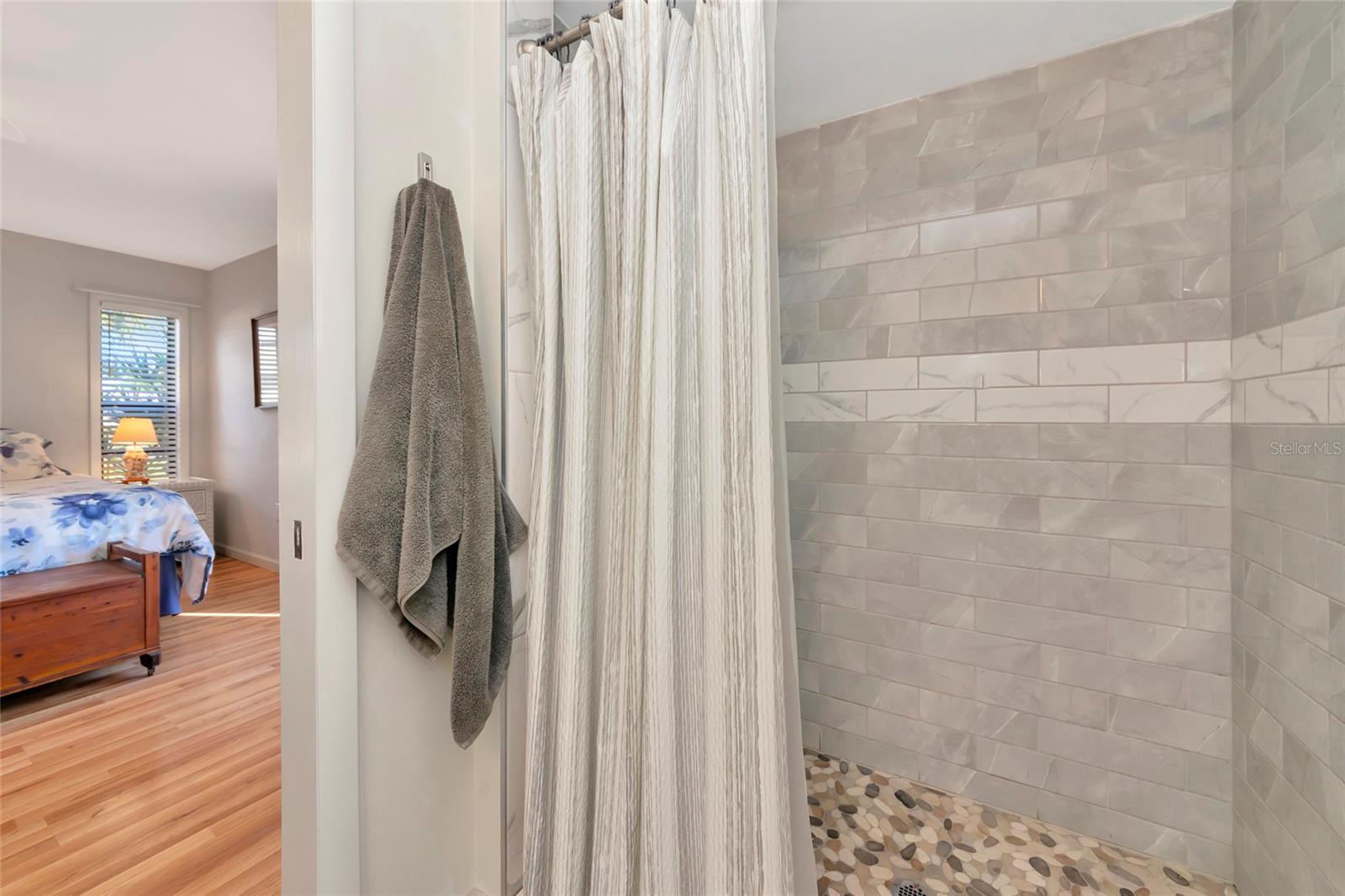 Image 19 of 35 For 1720 Lakeside Drive 1716-b