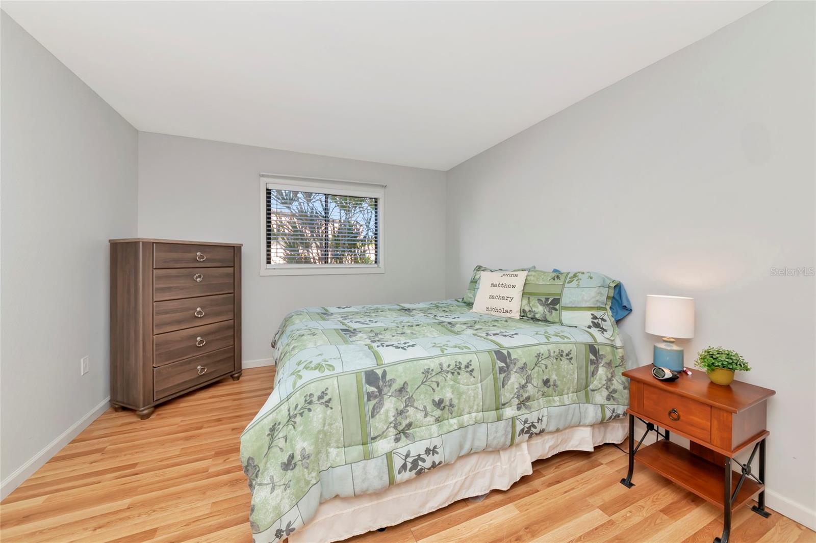 Image 21 of 35 For 1720 Lakeside Drive 1716-b