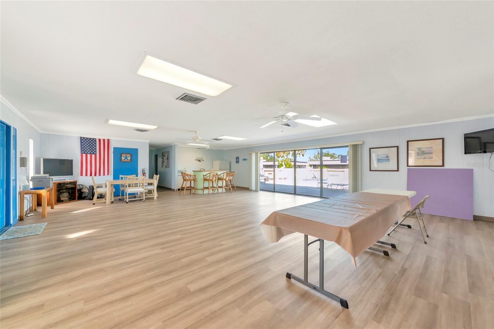 Image 27 of 35 For 1720 Lakeside Drive 1716-b