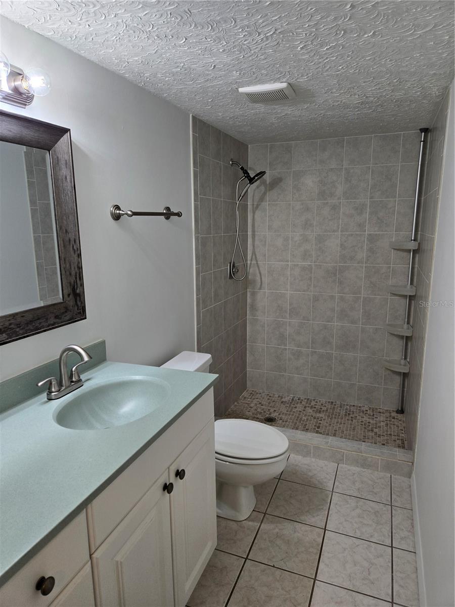 Image 8 of 17 For 4601 Summer Drive