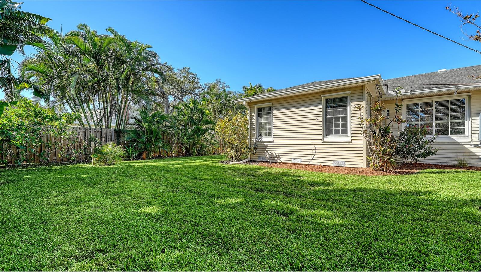 Image 10 of 45 For 121 24th Street W