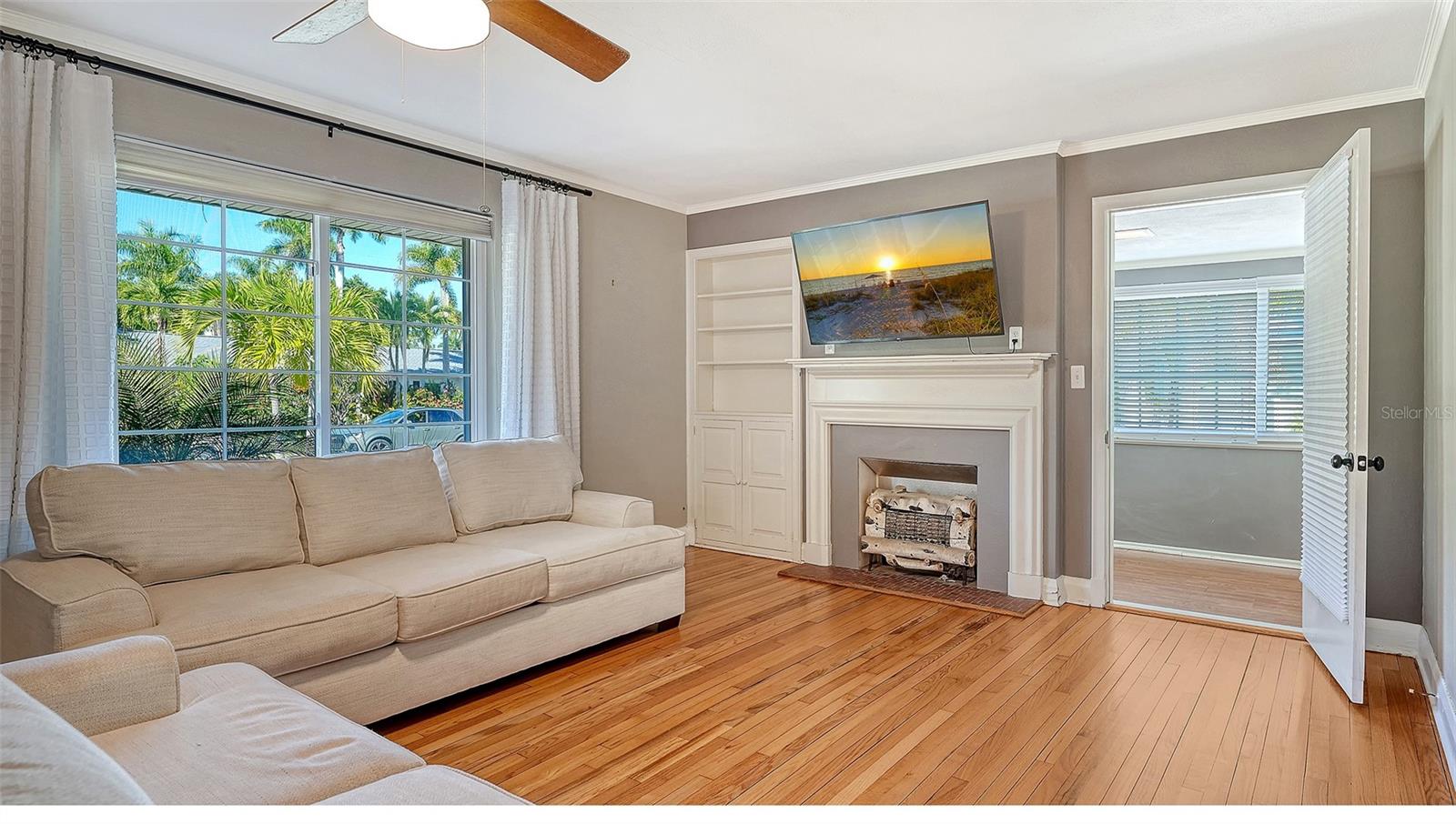 Image 12 of 45 For 121 24th Street W