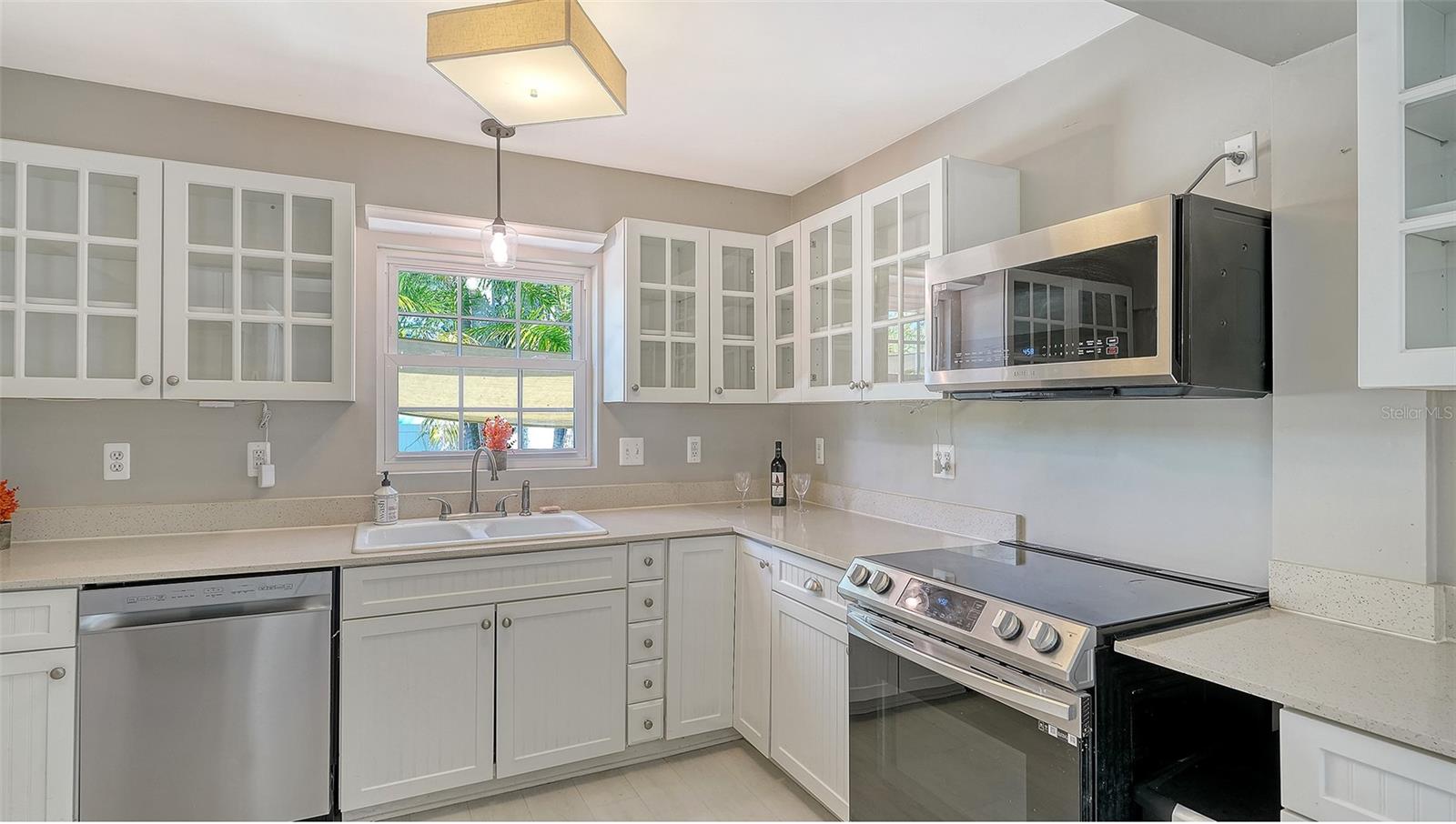 Image 20 of 45 For 121 24th Street W