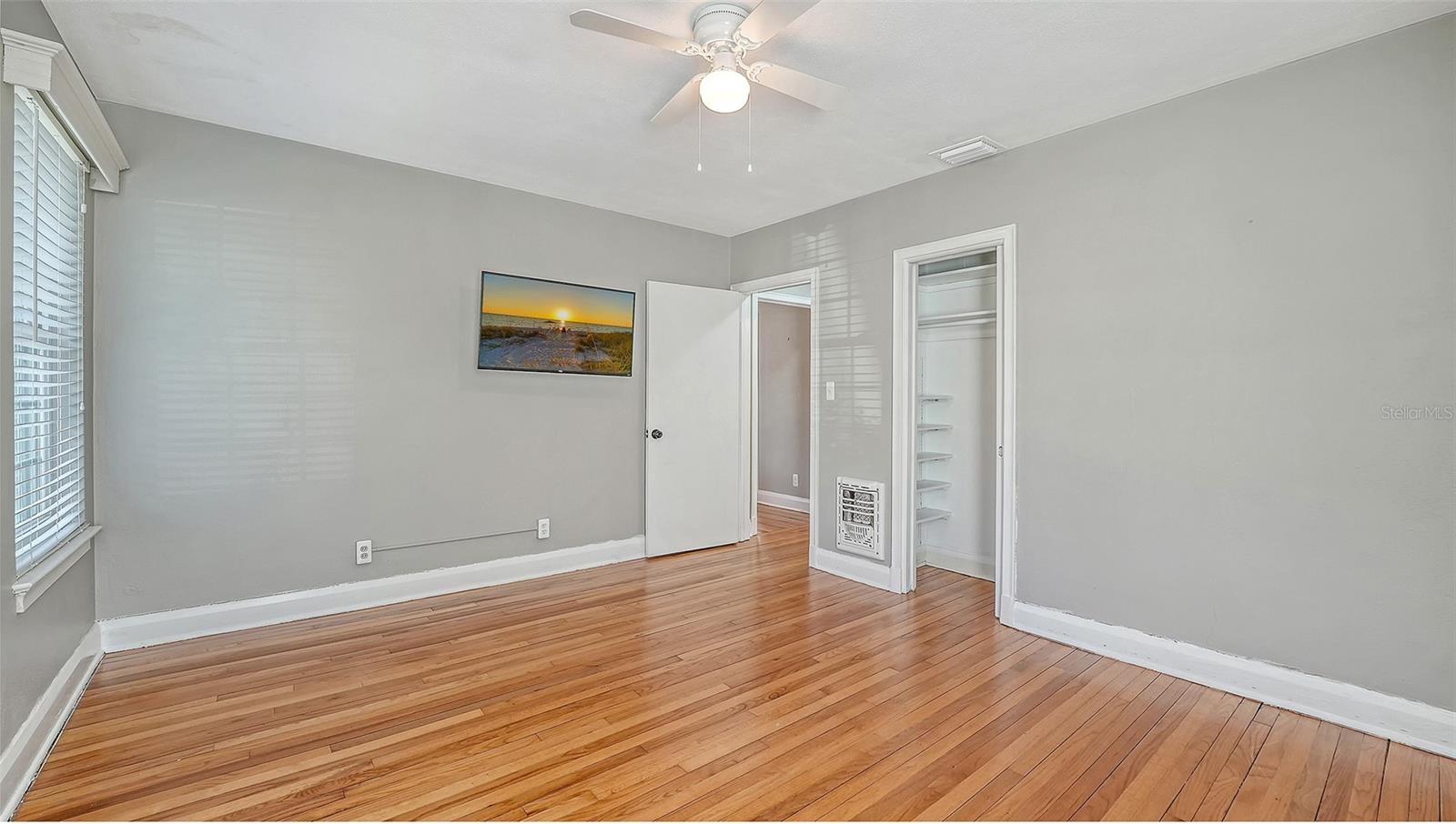 Image 25 of 45 For 121 24th Street W