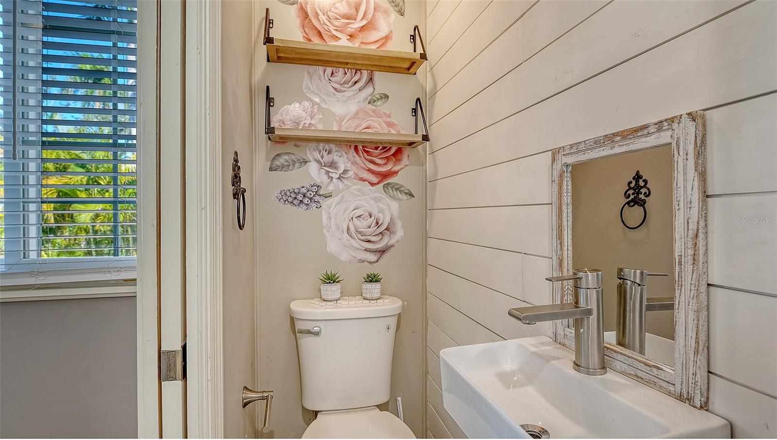 Image 28 of 45 For 121 24th Street W