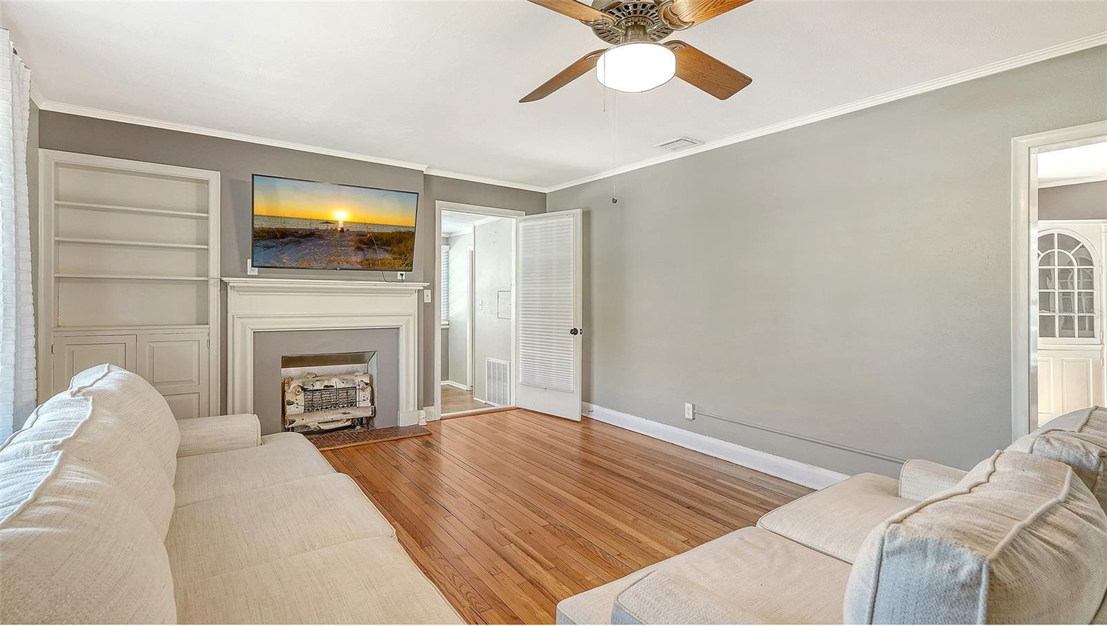 Image 30 of 45 For 121 24th Street W