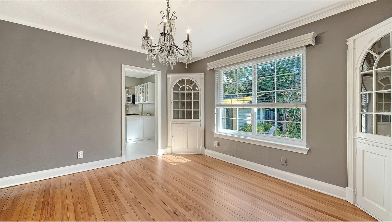 Image 33 of 45 For 121 24th Street W