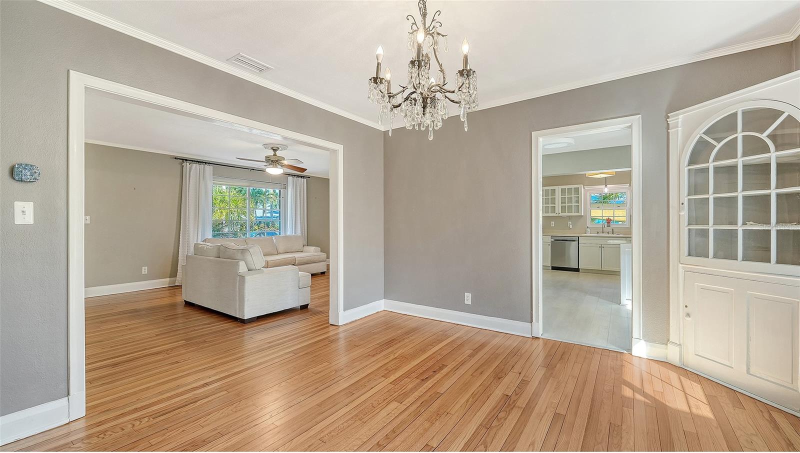 Image 34 of 45 For 121 24th Street W