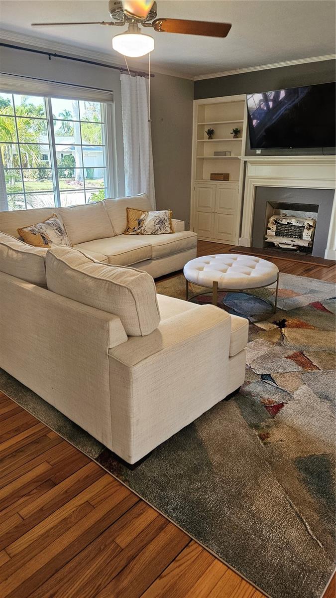 Image 42 of 45 For 121 24th Street W