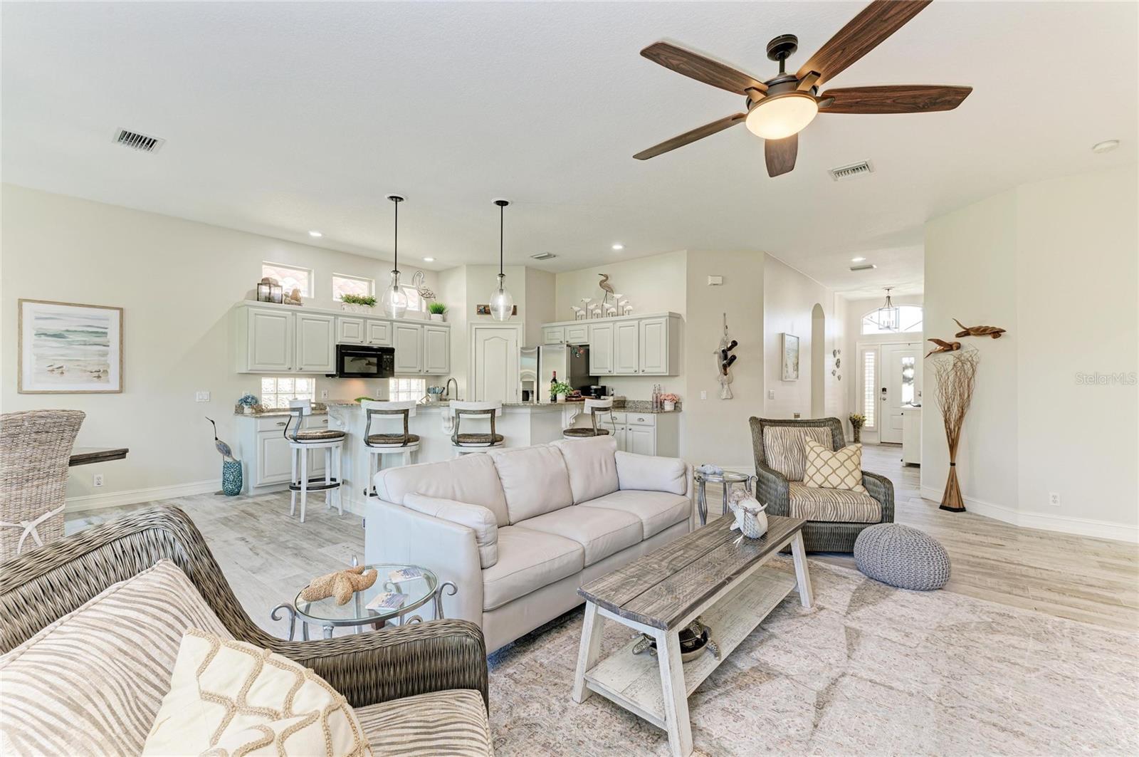 Image 11 of 47 For 311 11th Avenue E