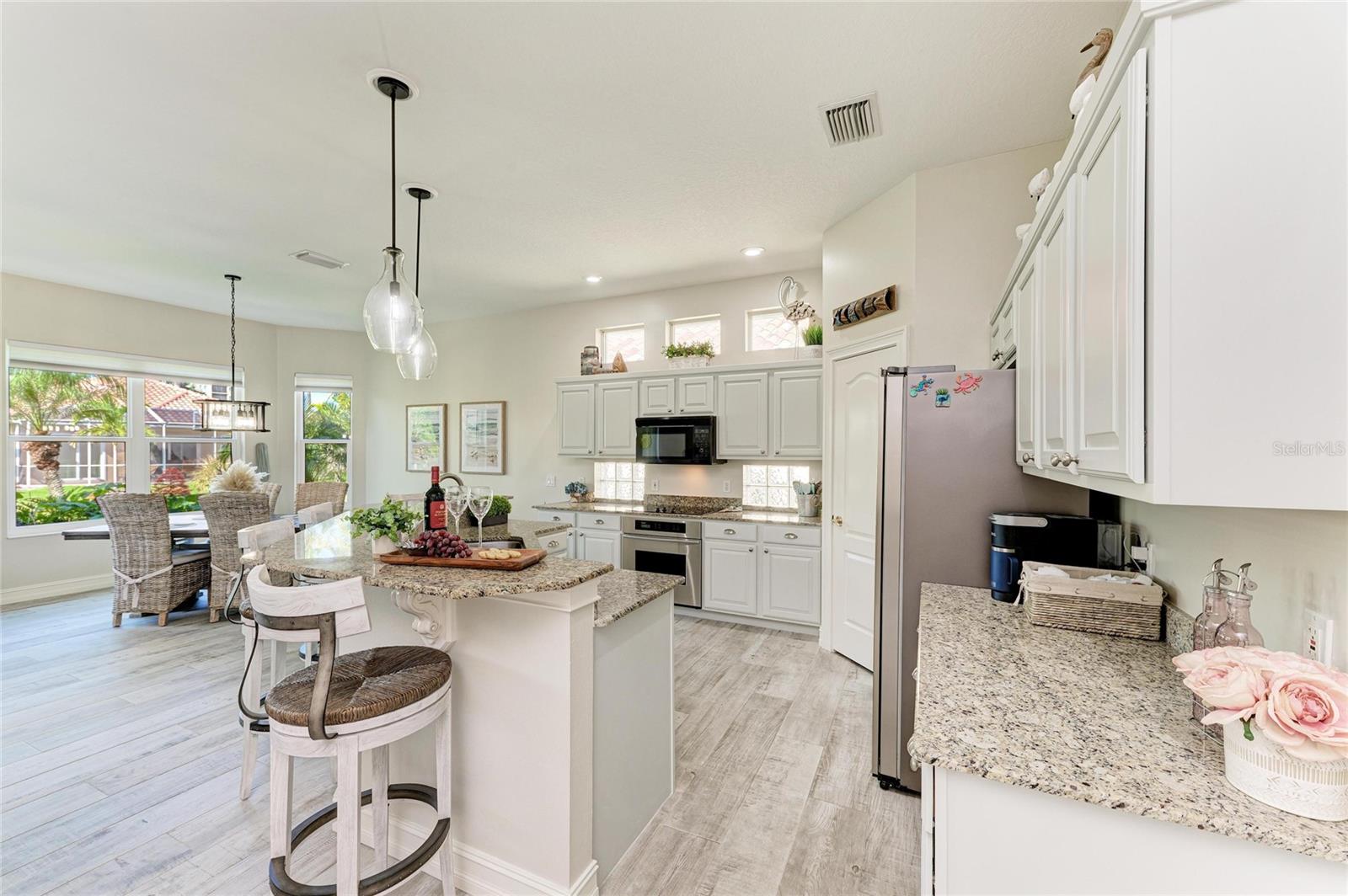 Image 13 of 47 For 311 11th Avenue E