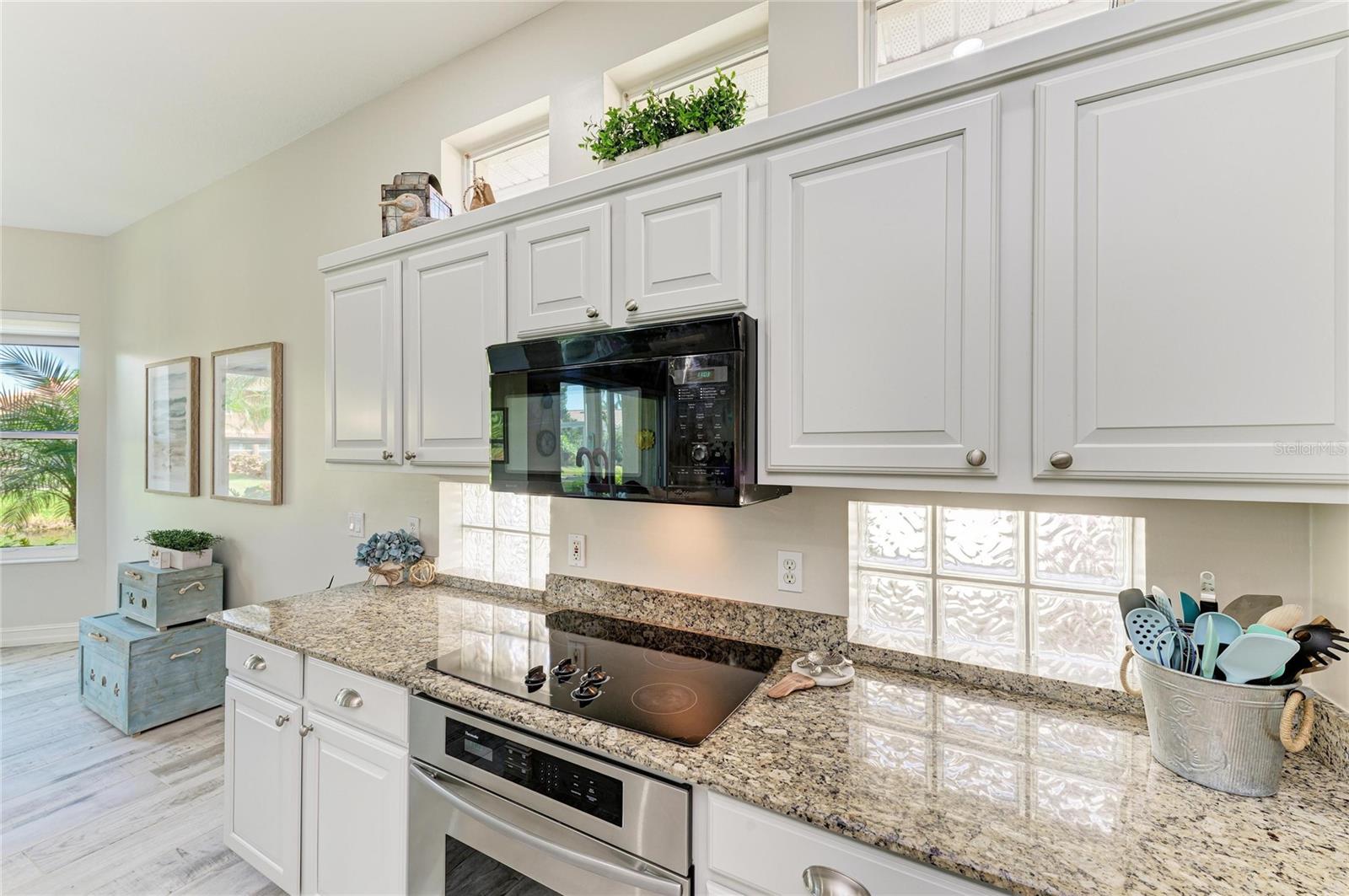 Image 16 of 47 For 311 11th Avenue E