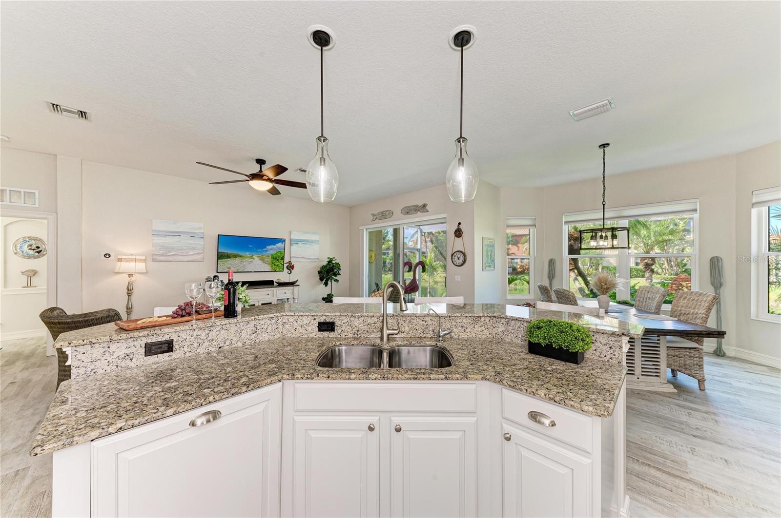 Image 17 of 47 For 311 11th Avenue E