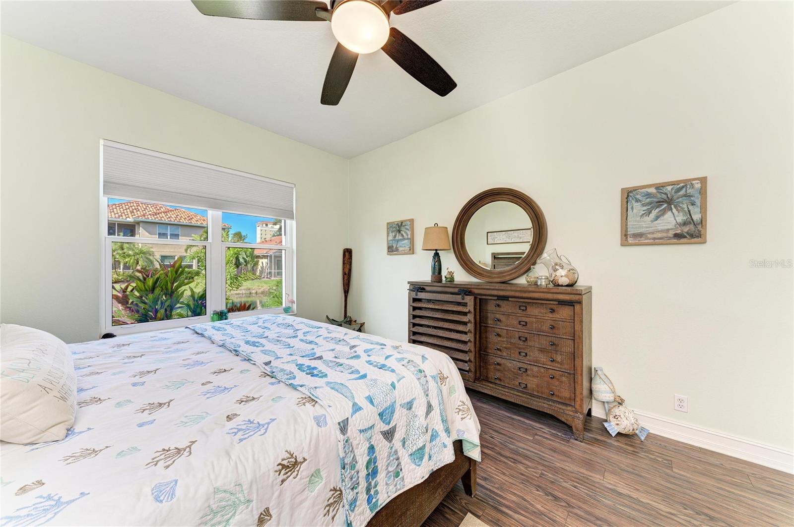 Image 22 of 47 For 311 11th Avenue E